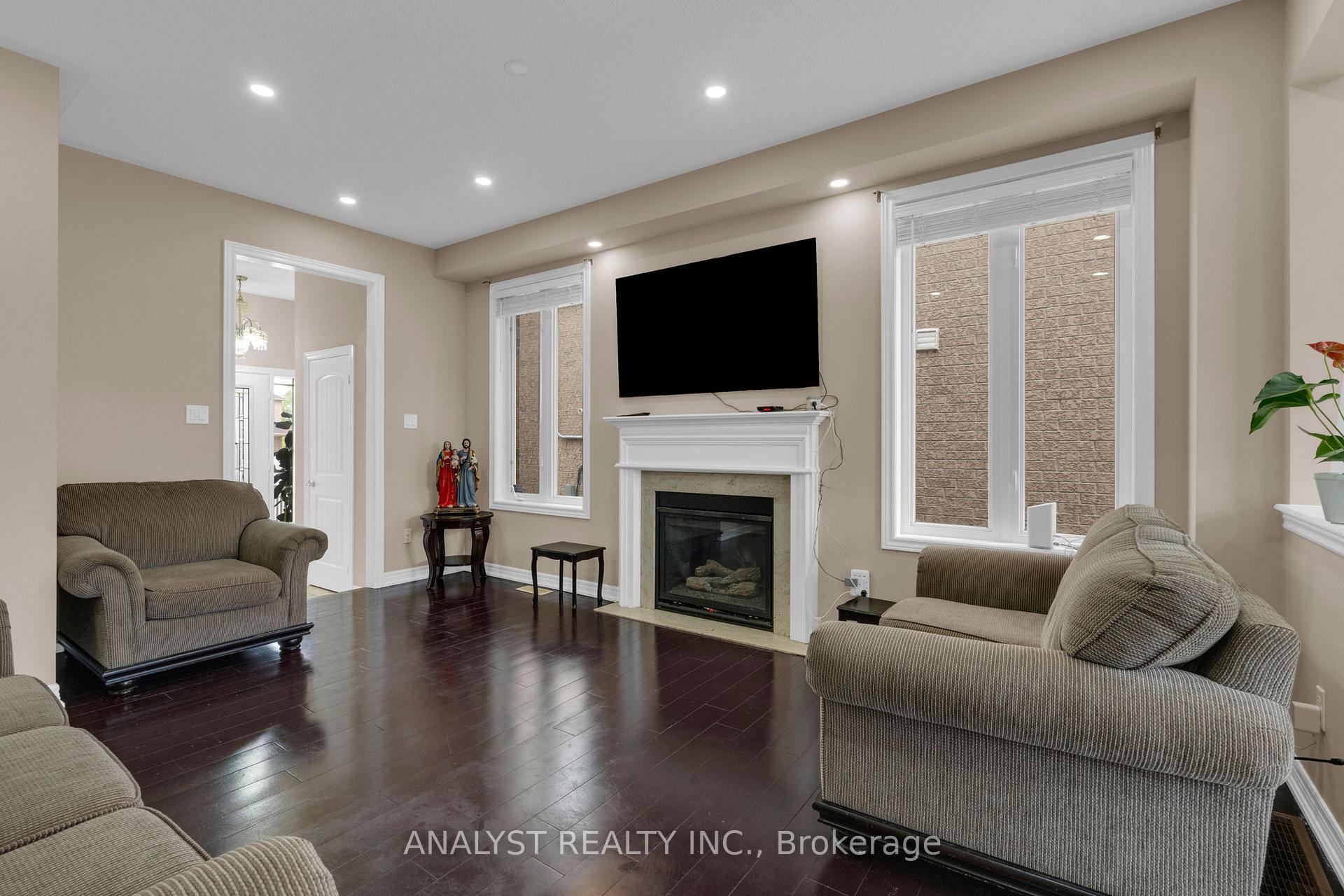 Photo 9 of 58 Saint Grace Court, Brampton, Bram East — HOMEH