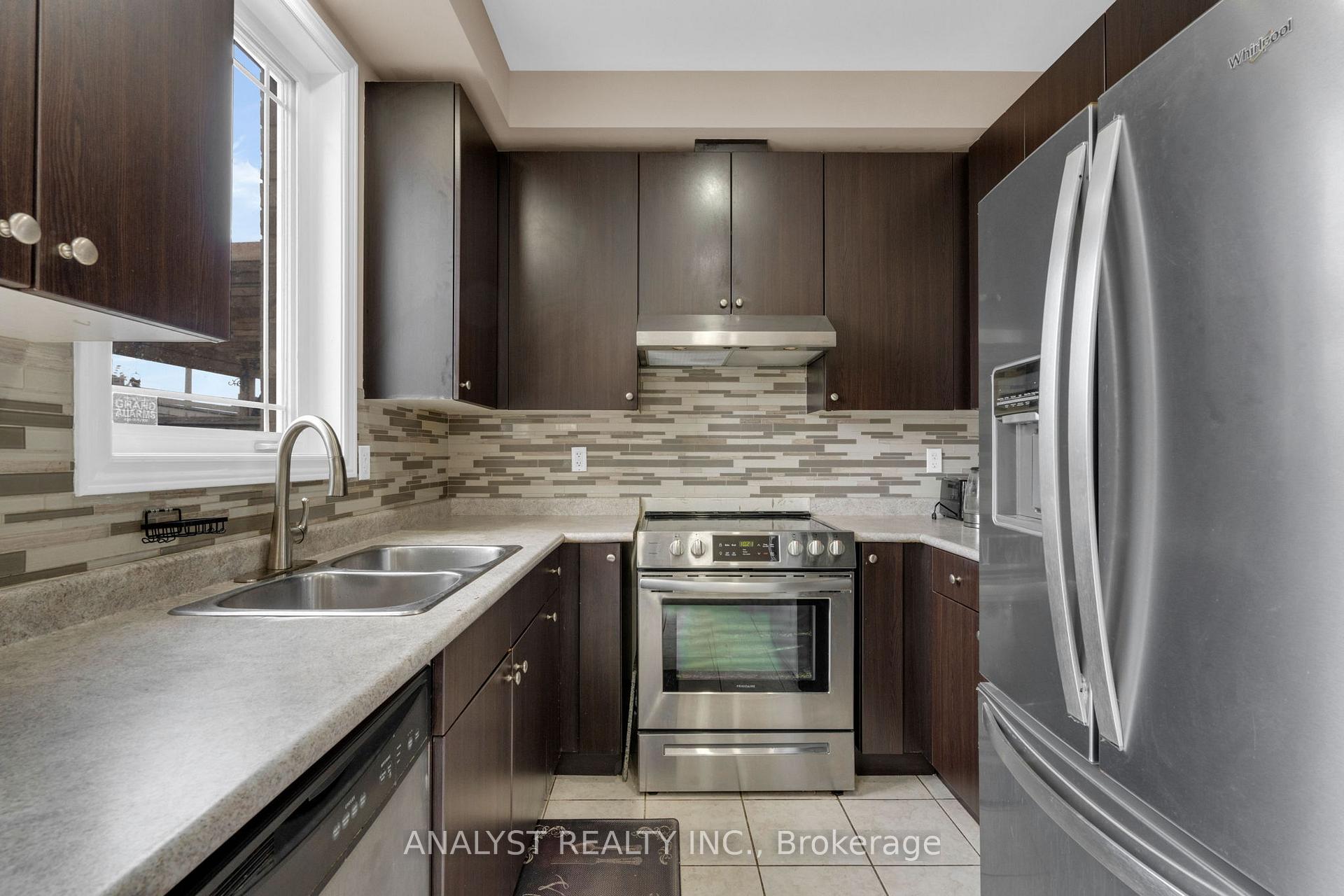 Photo 13 of 58 Saint Grace Court, Brampton, Bram East — HOMEH