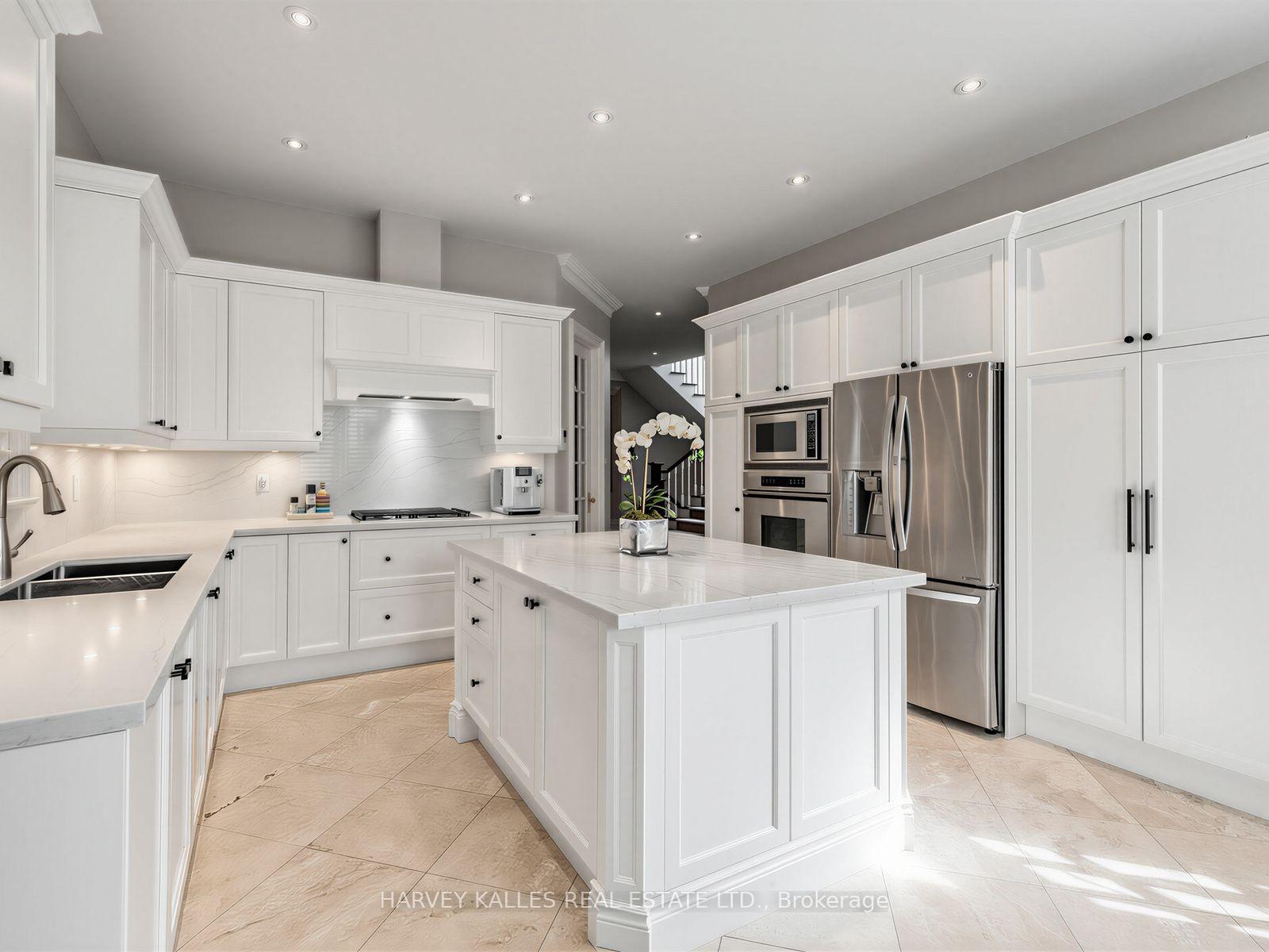 Photo 19 of 629 Bedford Park Avenue, Toronto, Bedford Park-Nortown — HOMEH