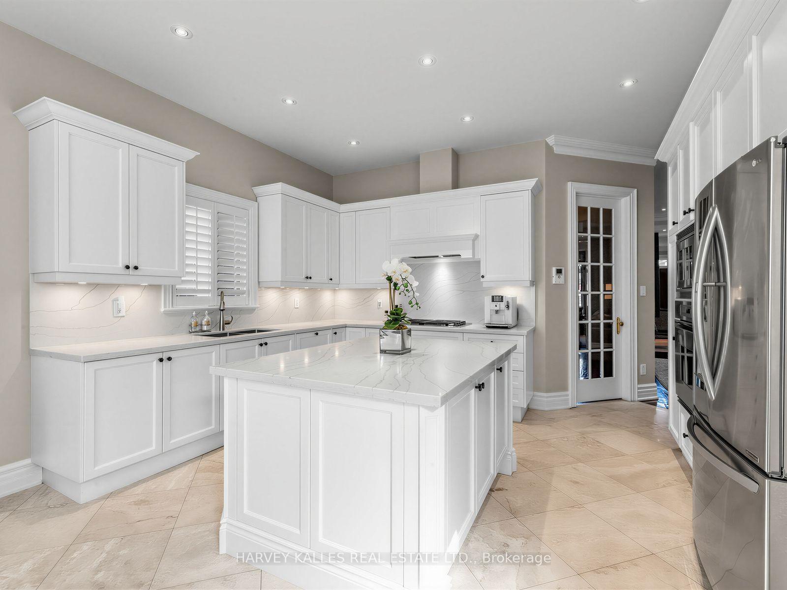 Photo 23 of 629 Bedford Park Avenue, Toronto, Bedford Park-Nortown — HOMEH