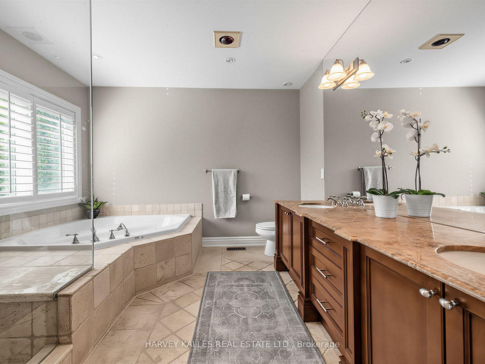 Photo 34 of 629 Bedford Park Avenue, Toronto, Bedford Park-Nortown — HOMEH