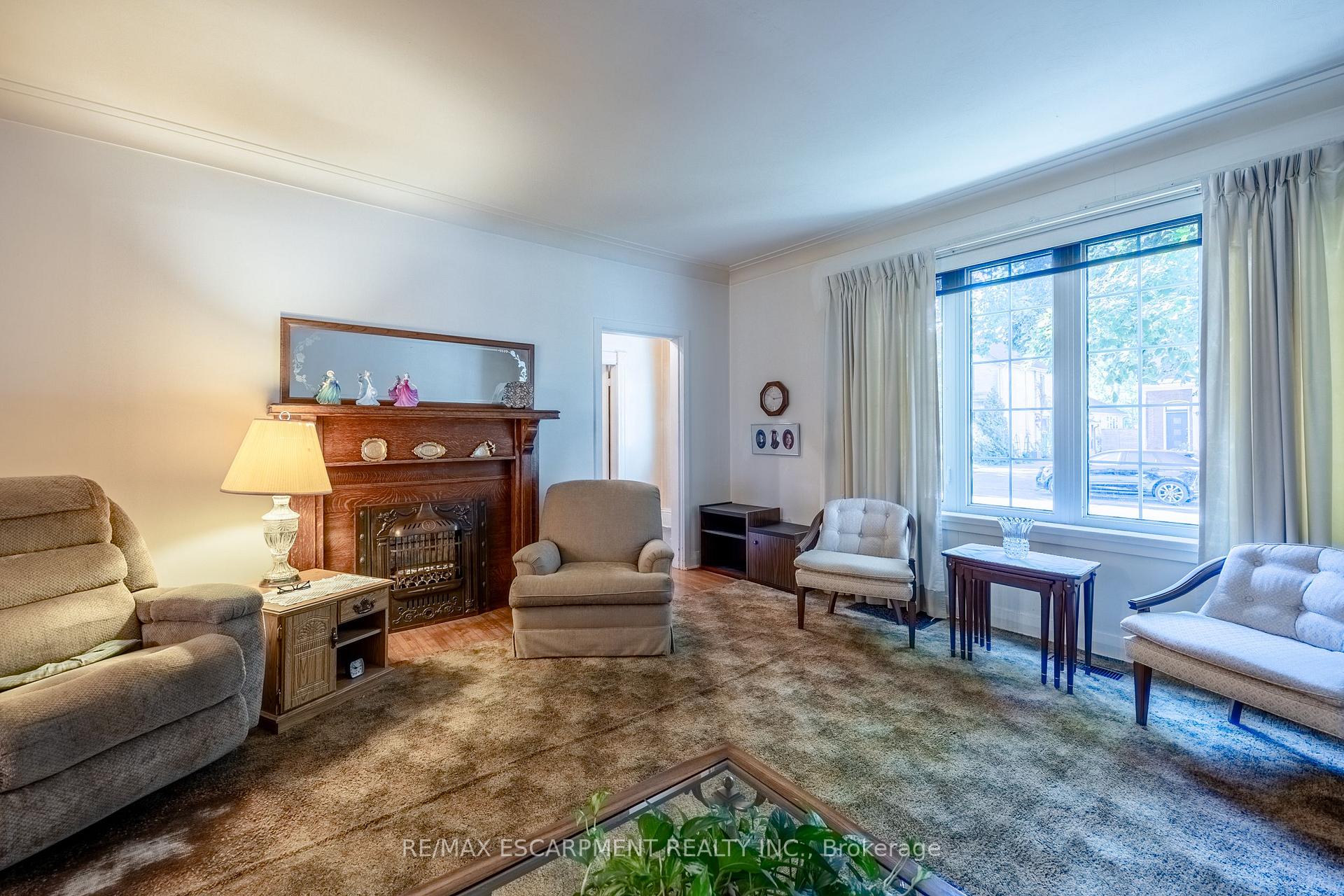 Photo 11 of 33 Palmerston Avenue, Brantford, North Ward — HOMEH