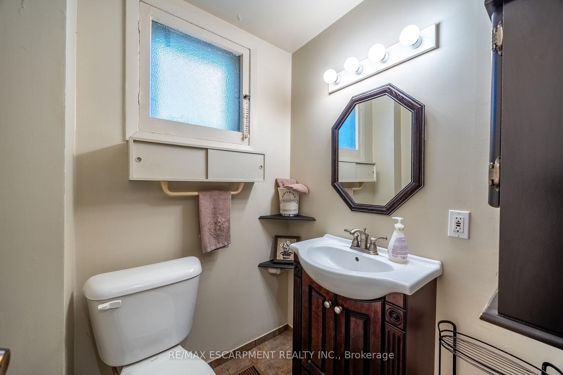 Photo 18 of 33 Palmerston Avenue, Brantford, North Ward — HOMEH