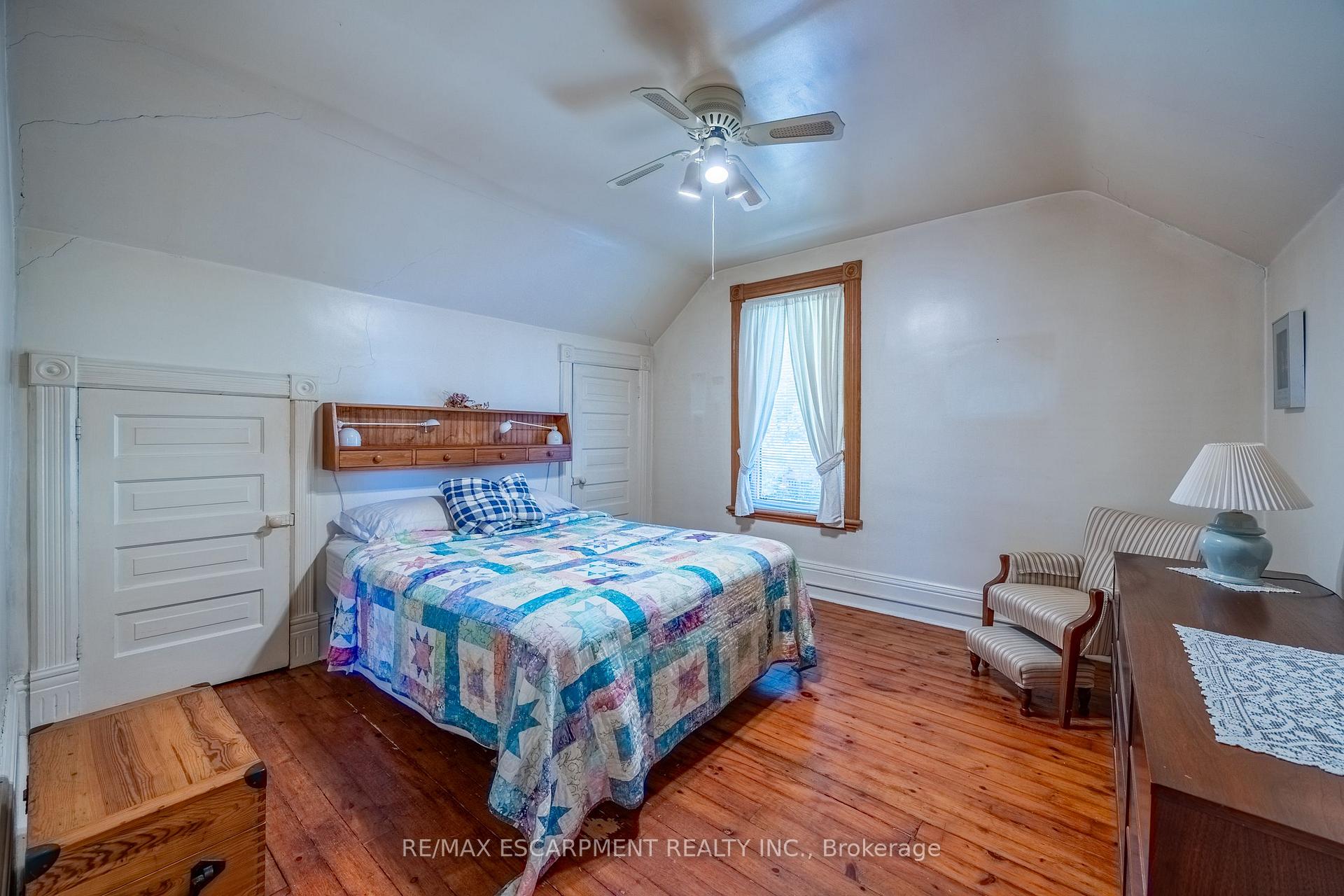 Photo 21 of 33 Palmerston Avenue, Brantford, North Ward — HOMEH