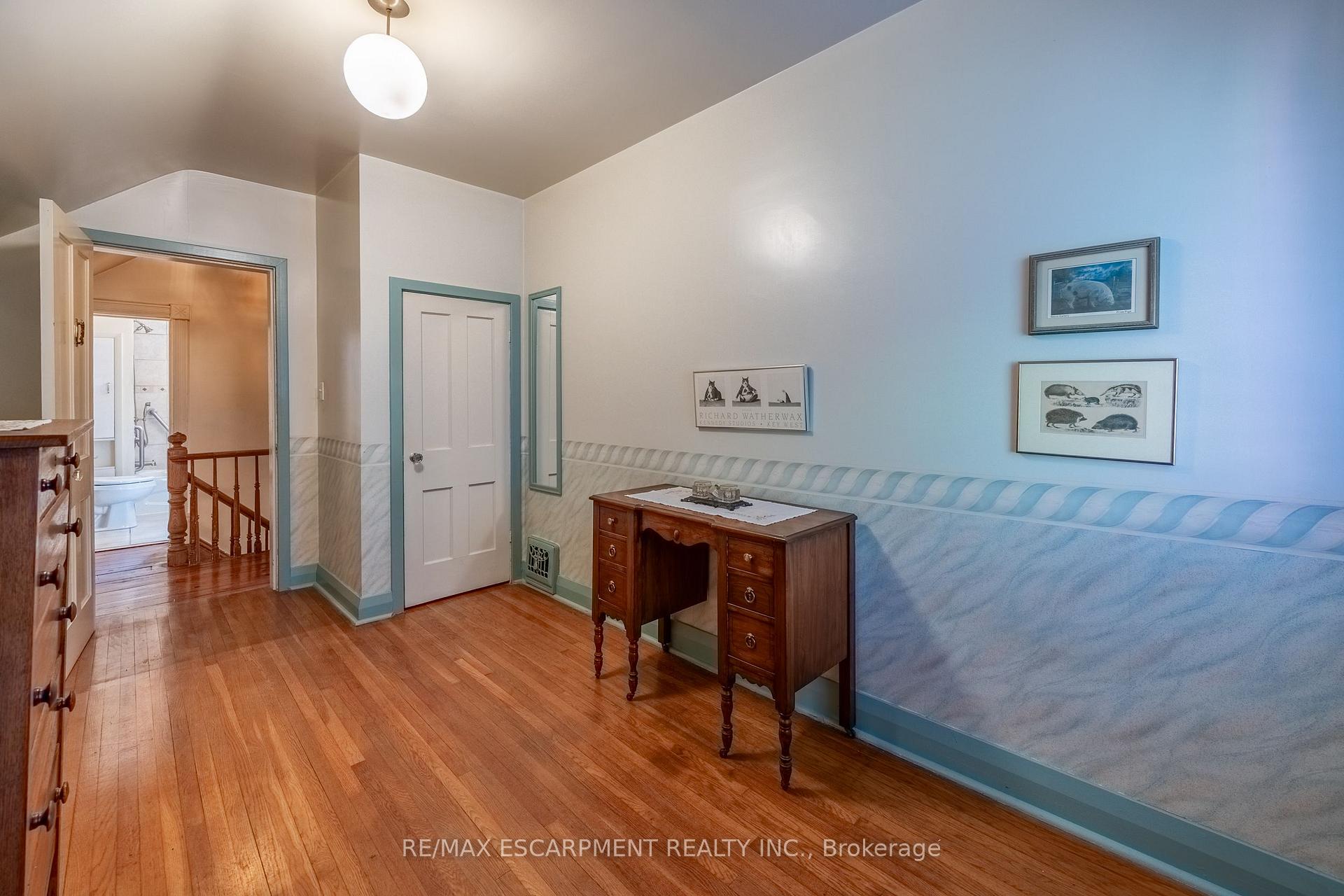 Photo 24 of 33 Palmerston Avenue, Brantford, North Ward — HOMEH