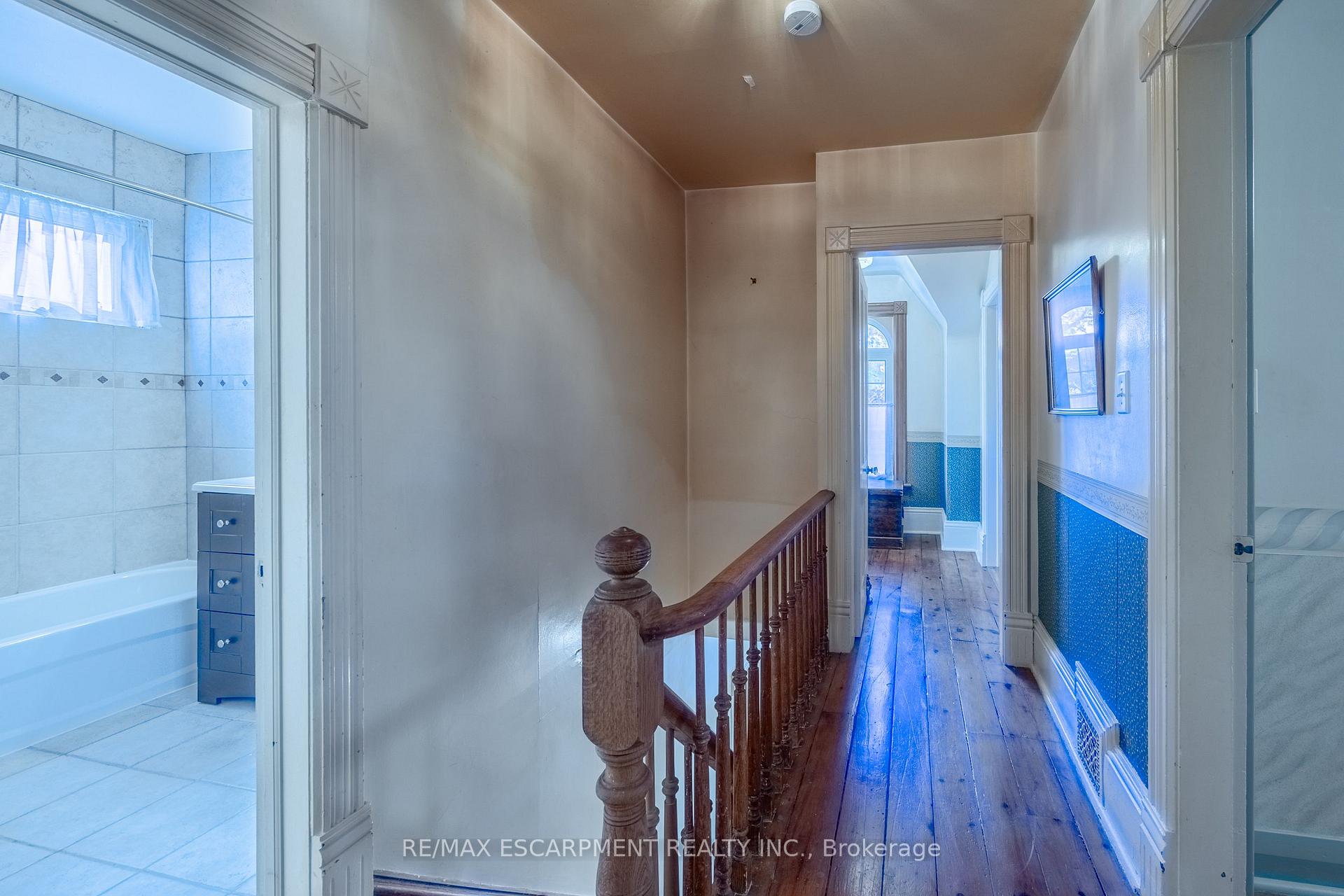 Photo 25 of 33 Palmerston Avenue, Brantford, North Ward — HOMEH