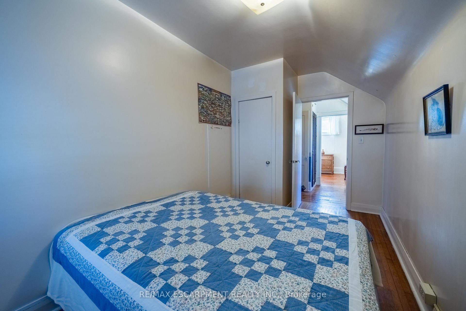 Photo 27 of 33 Palmerston Avenue, Brantford, North Ward — HOMEH