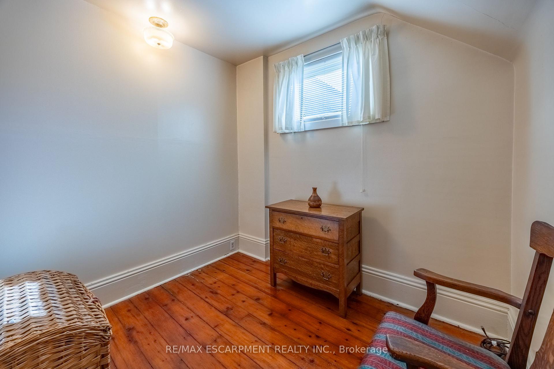 Photo 28 of 33 Palmerston Avenue, Brantford, North Ward — HOMEH