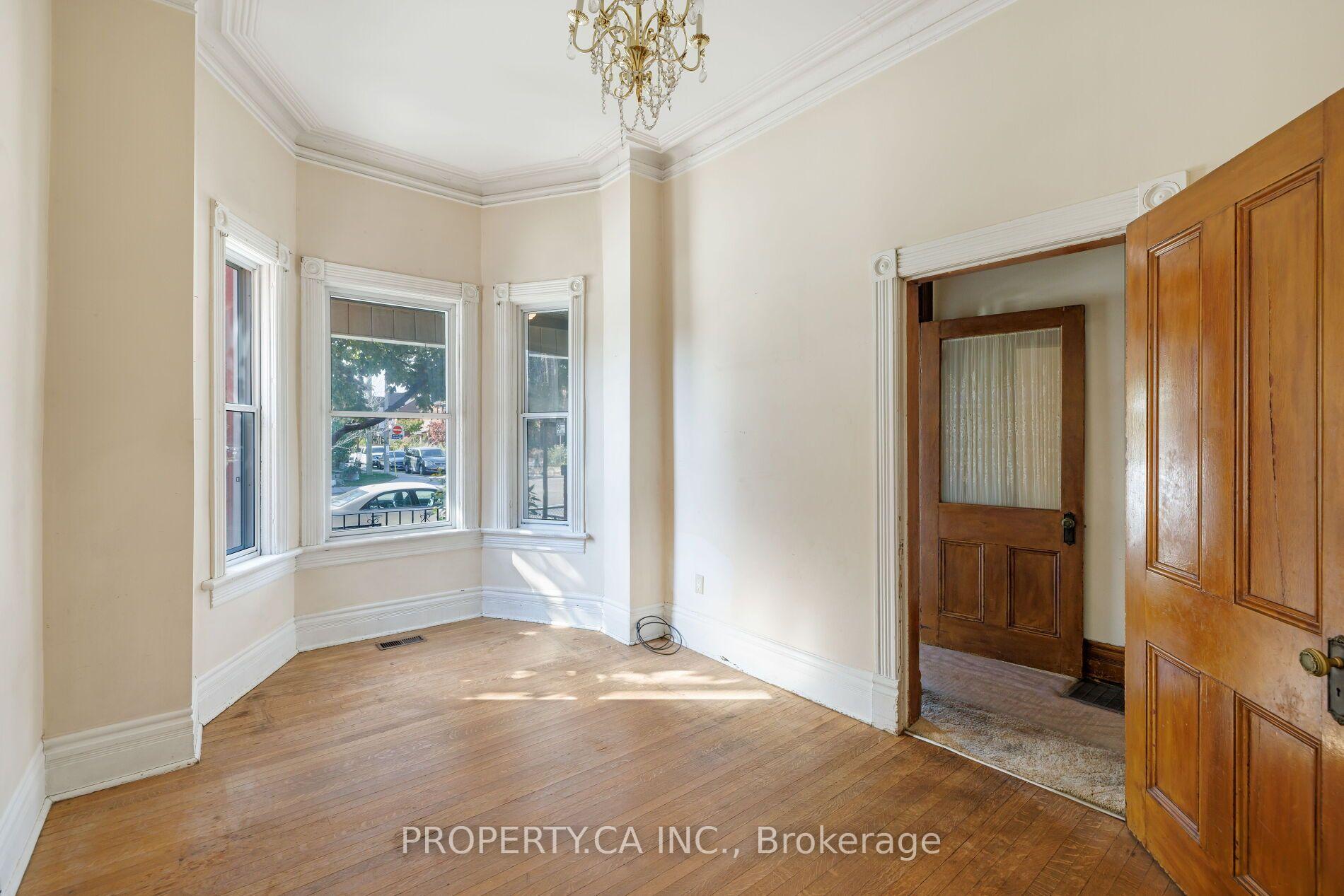 Photo 3 of 195 Shaw Street, Toronto, Trinity-Bellwoods — HOMEH