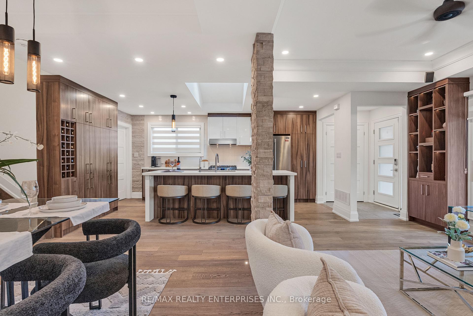 Photo 10 of 2223 Belfast Crescent, Mississauga, Sheridan — HOMEH