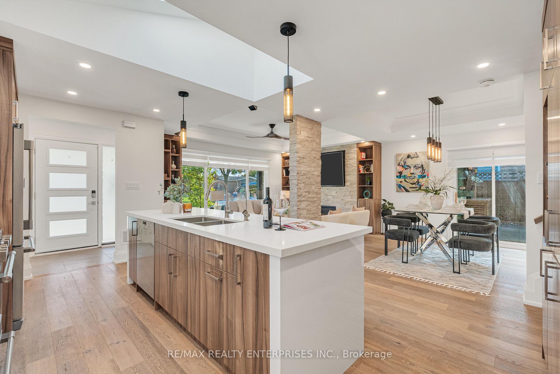 Photo 11 of 2223 Belfast Crescent, Mississauga, Sheridan — HOMEH