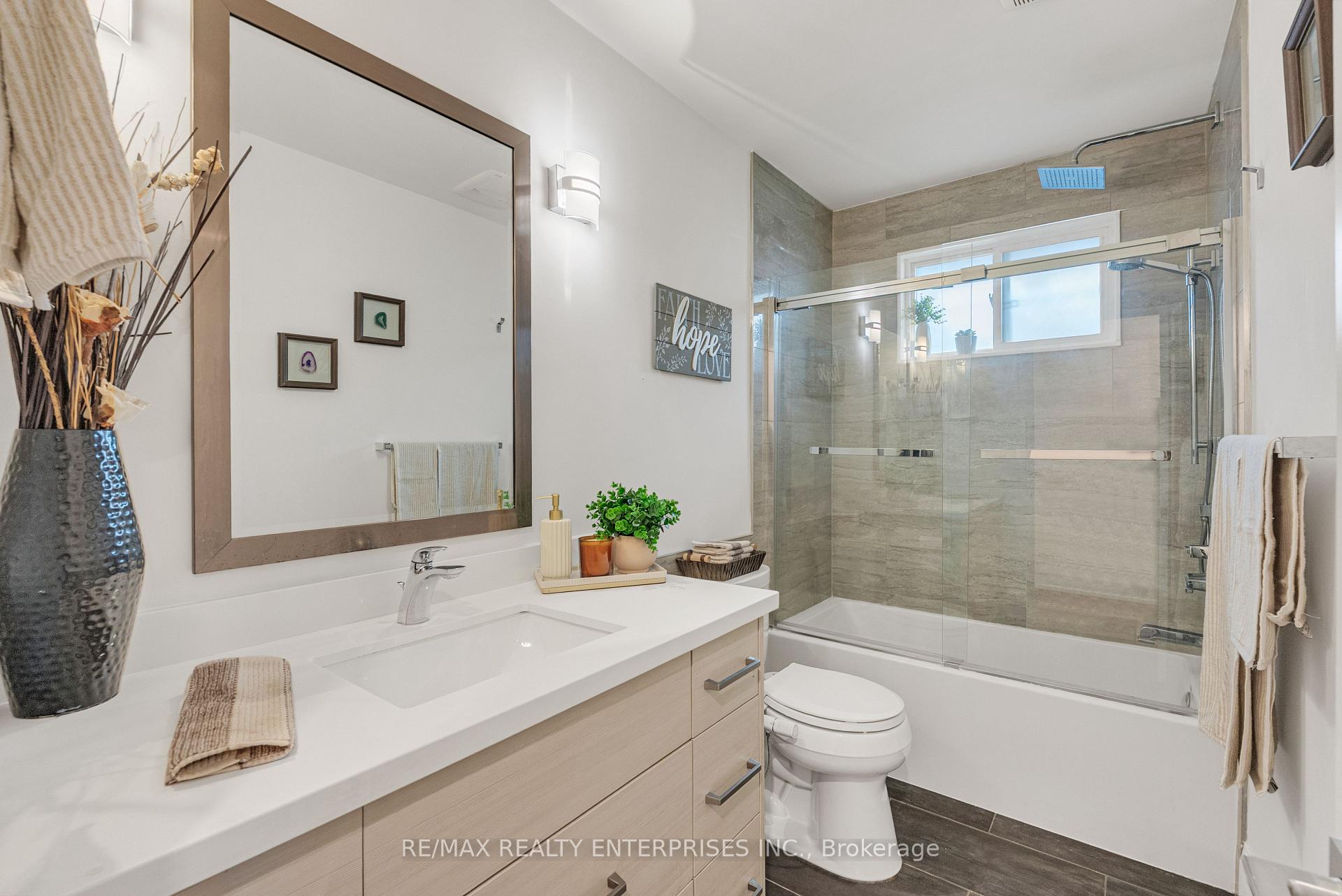 Photo 18 of 2223 Belfast Crescent, Mississauga, Sheridan — HOMEH