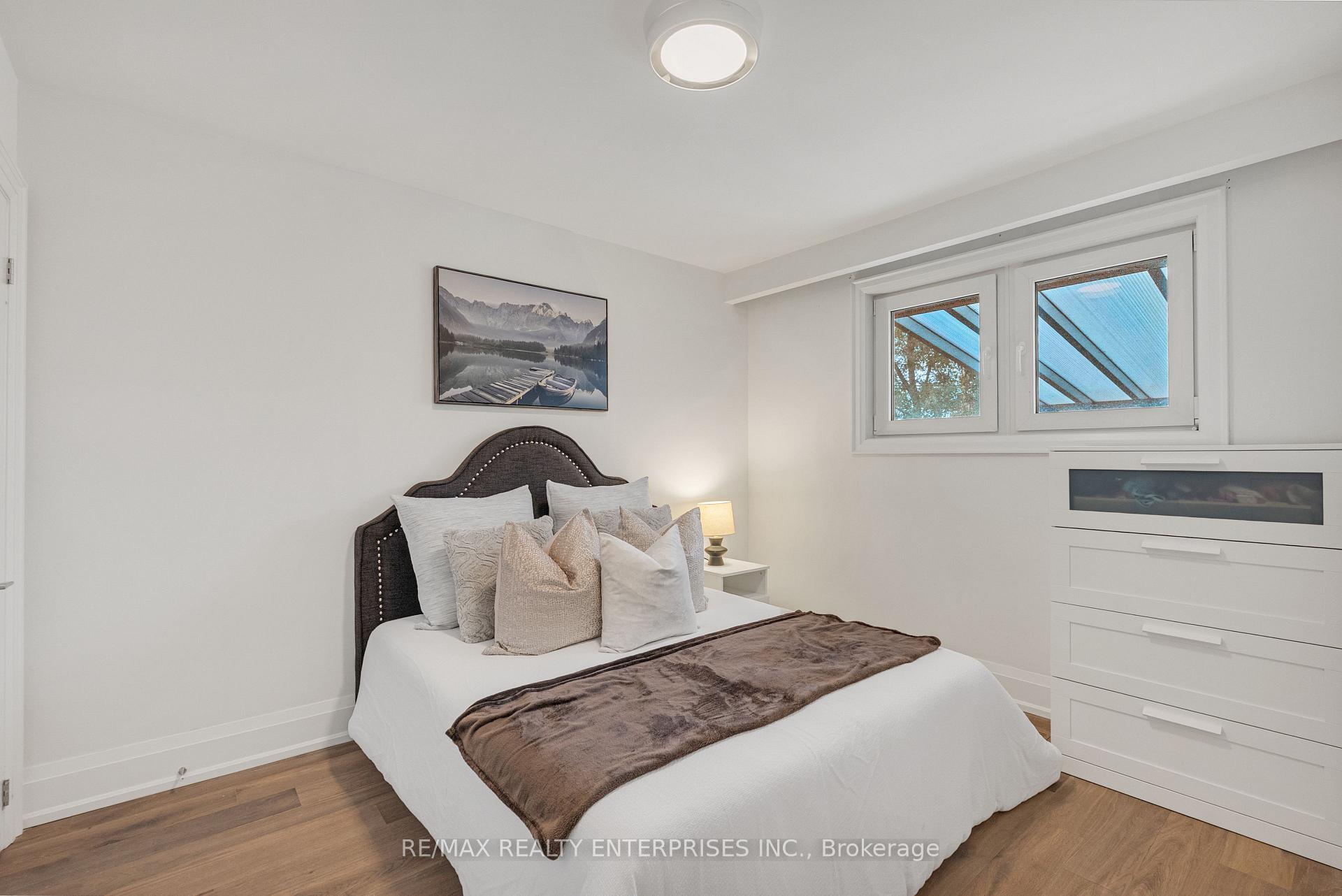 Photo 21 of 2223 Belfast Crescent, Mississauga, Sheridan — HOMEH