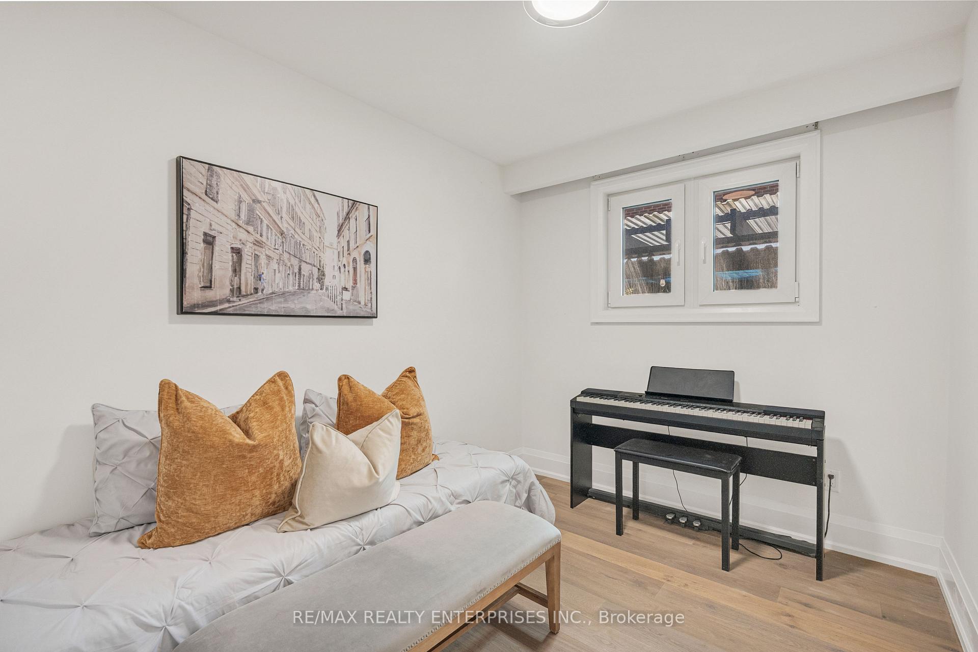 Photo 22 of 2223 Belfast Crescent, Mississauga, Sheridan — HOMEH