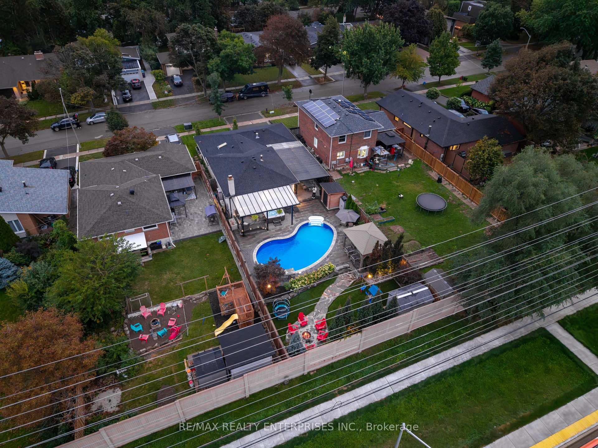 Photo 46 of 2223 Belfast Crescent, Mississauga, Sheridan — HOMEH