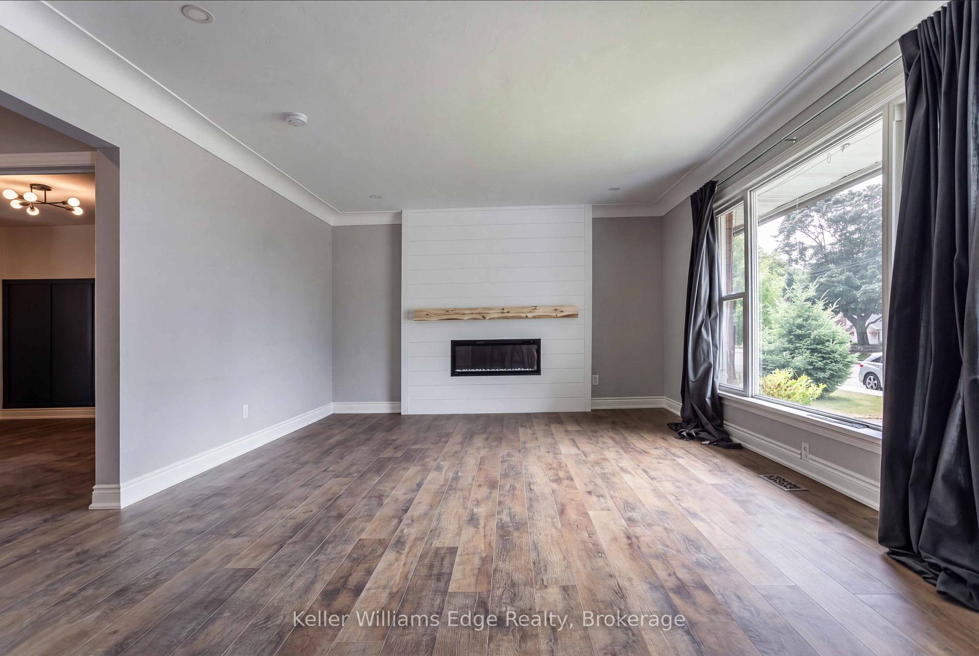 Photo 6 of Unit UPPER, 17 West 21st Street, Hamilton, Westcliffe — HOMEH