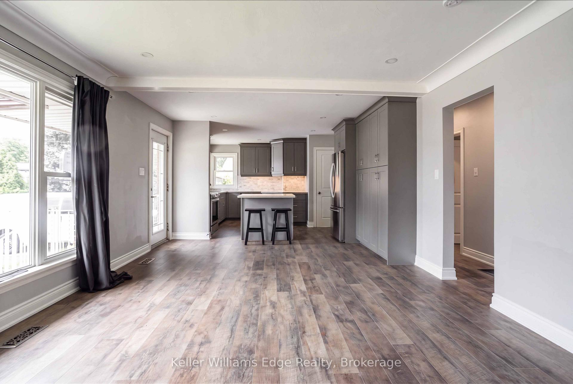 Photo 10 of Unit UPPER, 17 West 21st Street, Hamilton, Westcliffe — HOMEH