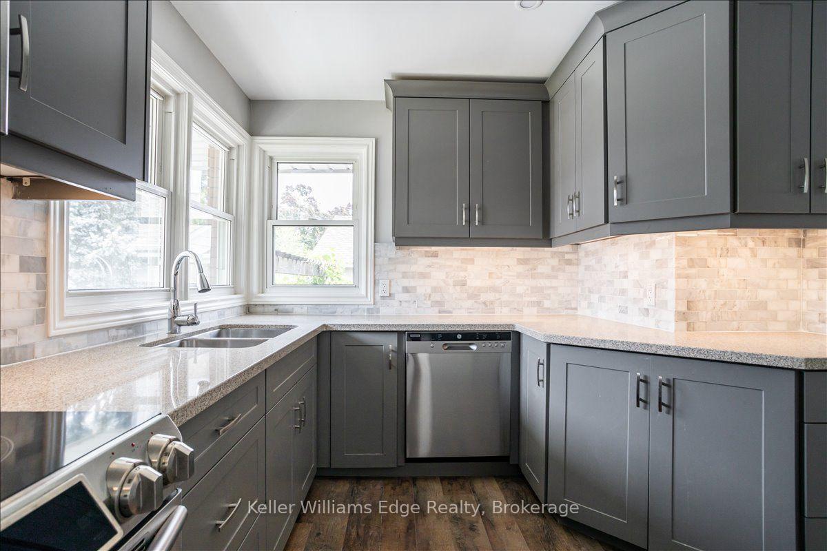 Photo 11 of Unit UPPER, 17 West 21st Street, Hamilton, Westcliffe — HOMEH