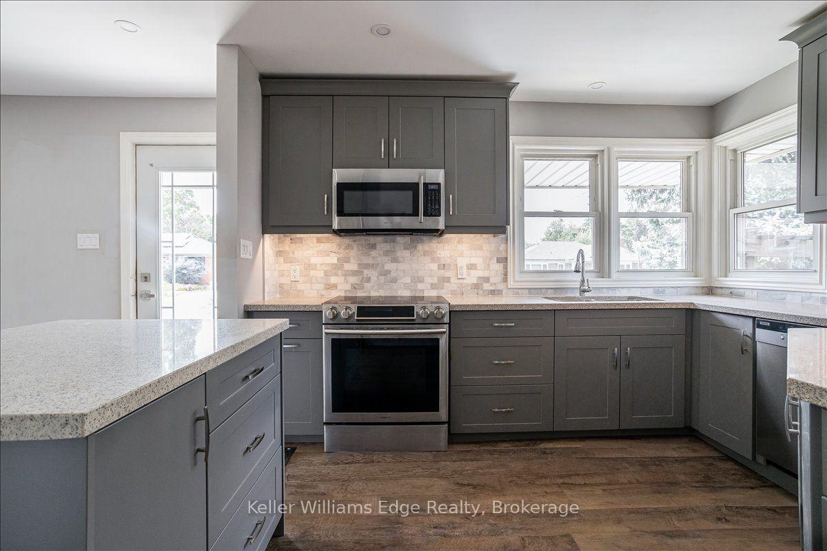 Photo 13 of Unit UPPER, 17 West 21st Street, Hamilton, Westcliffe — HOMEH
