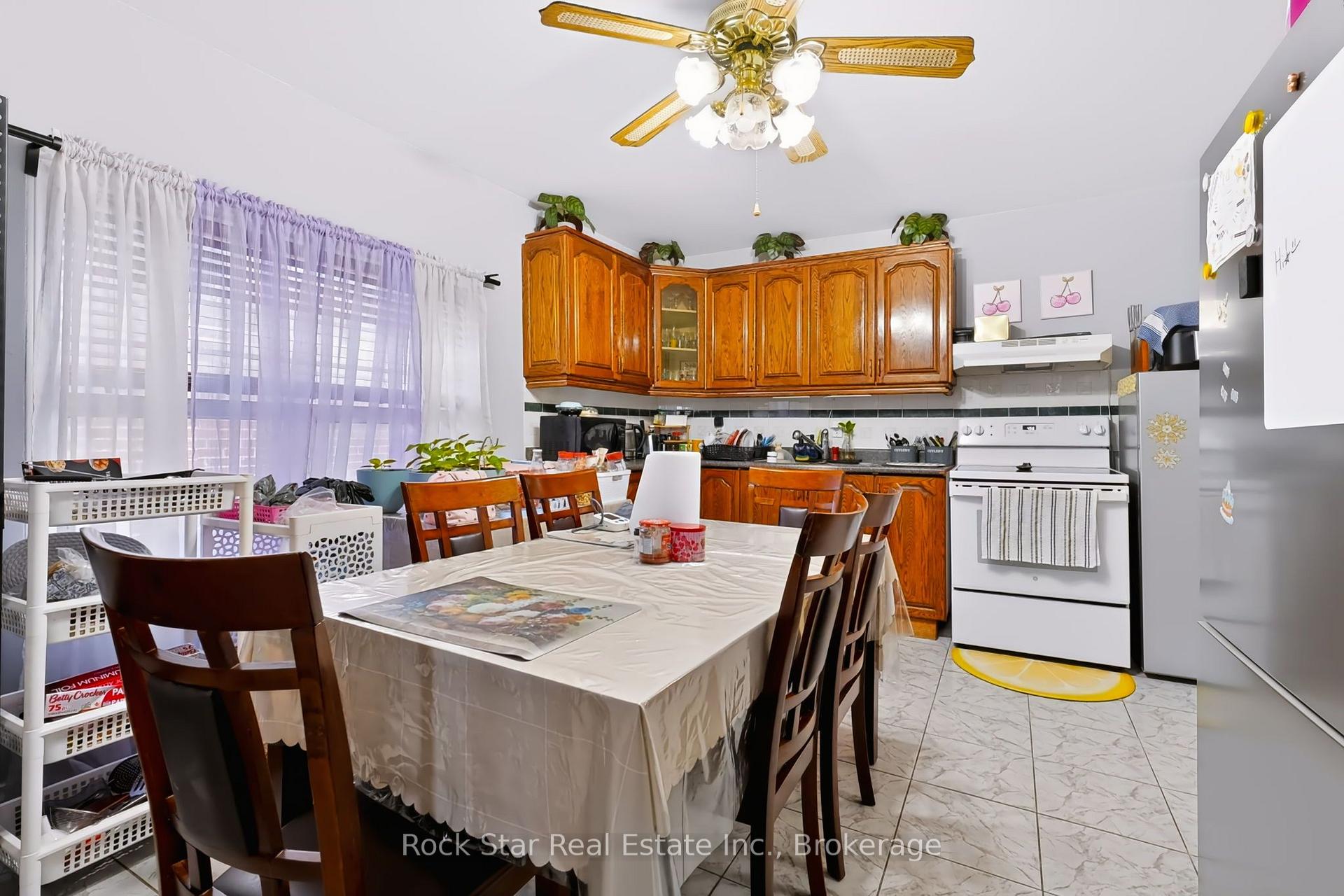 Photo 7 of 1162 Northmount Avenue, Mississauga, Lakeview — HOMEH