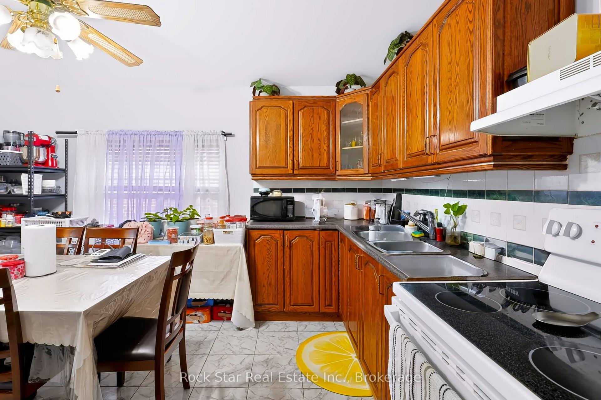Photo 9 of 1162 Northmount Avenue, Mississauga, Lakeview — HOMEH