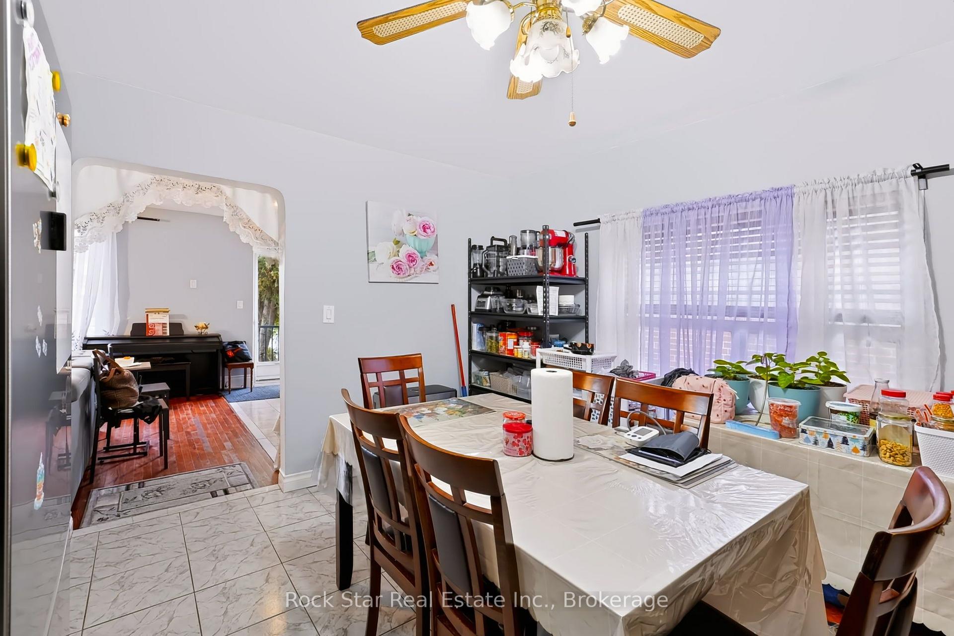 Photo 10 of 1162 Northmount Avenue, Mississauga, Lakeview — HOMEH