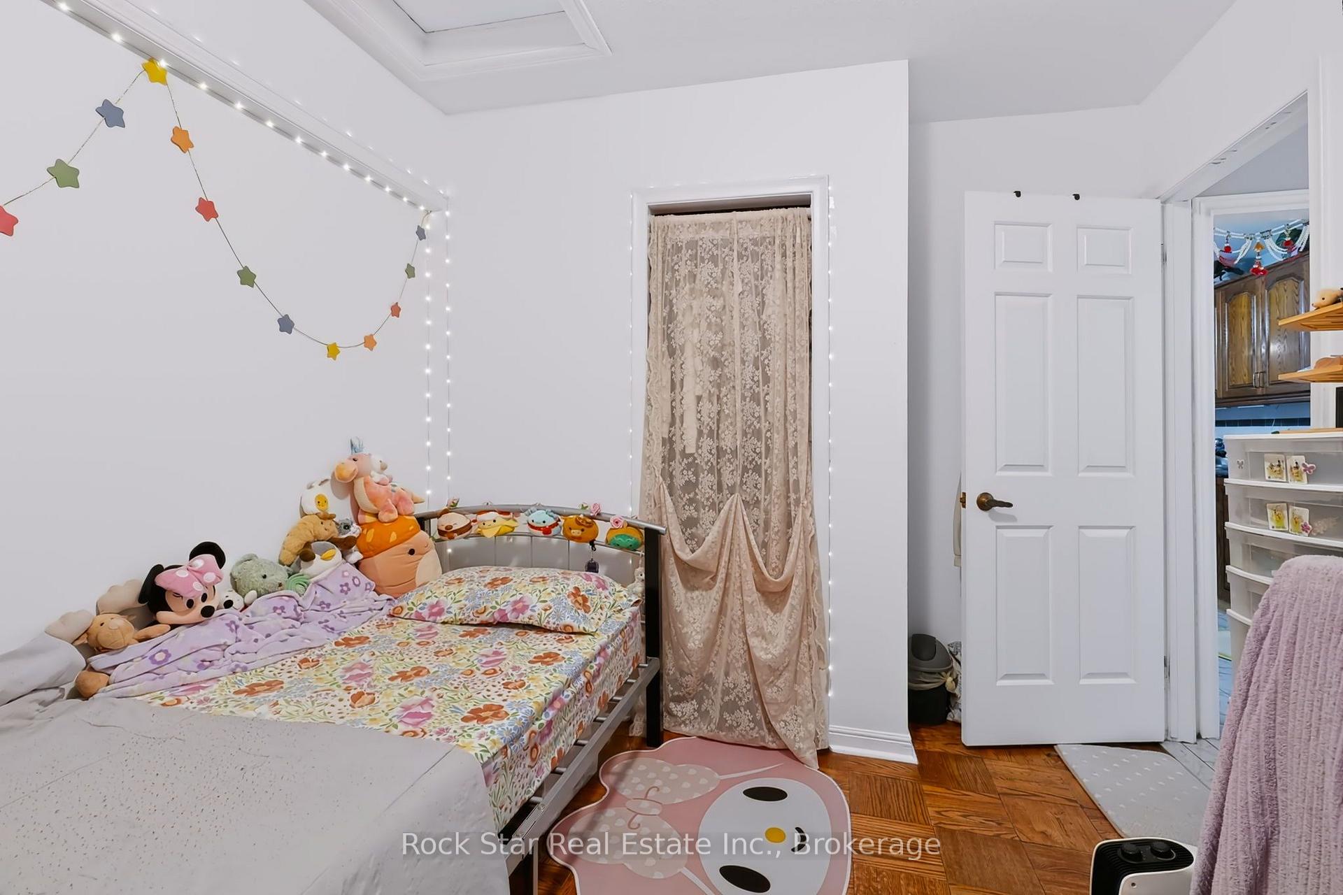 Photo 15 of 1162 Northmount Avenue, Mississauga, Lakeview — HOMEH
