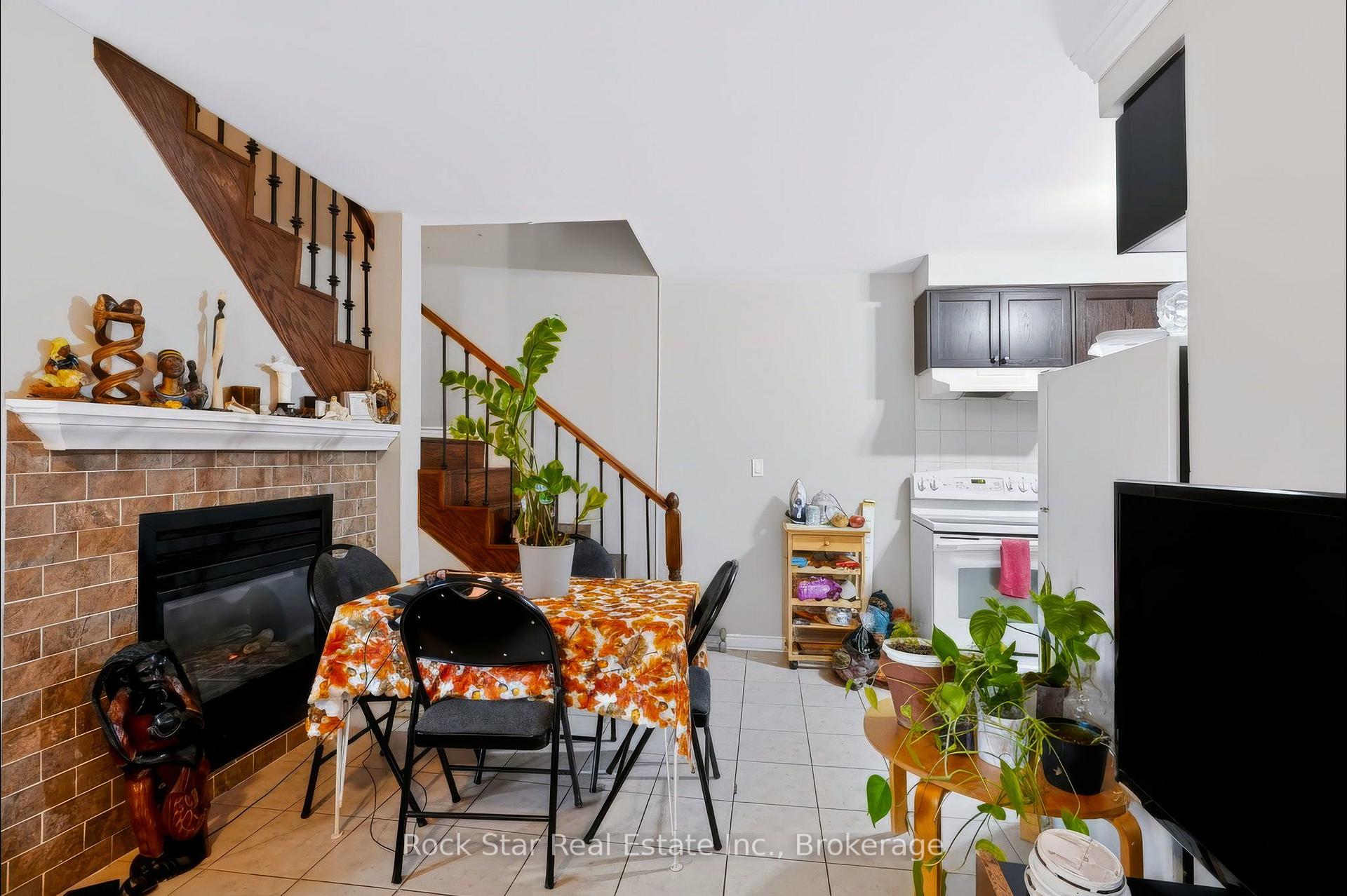 Photo 33 of 1162 Northmount Avenue, Mississauga, Lakeview — HOMEH