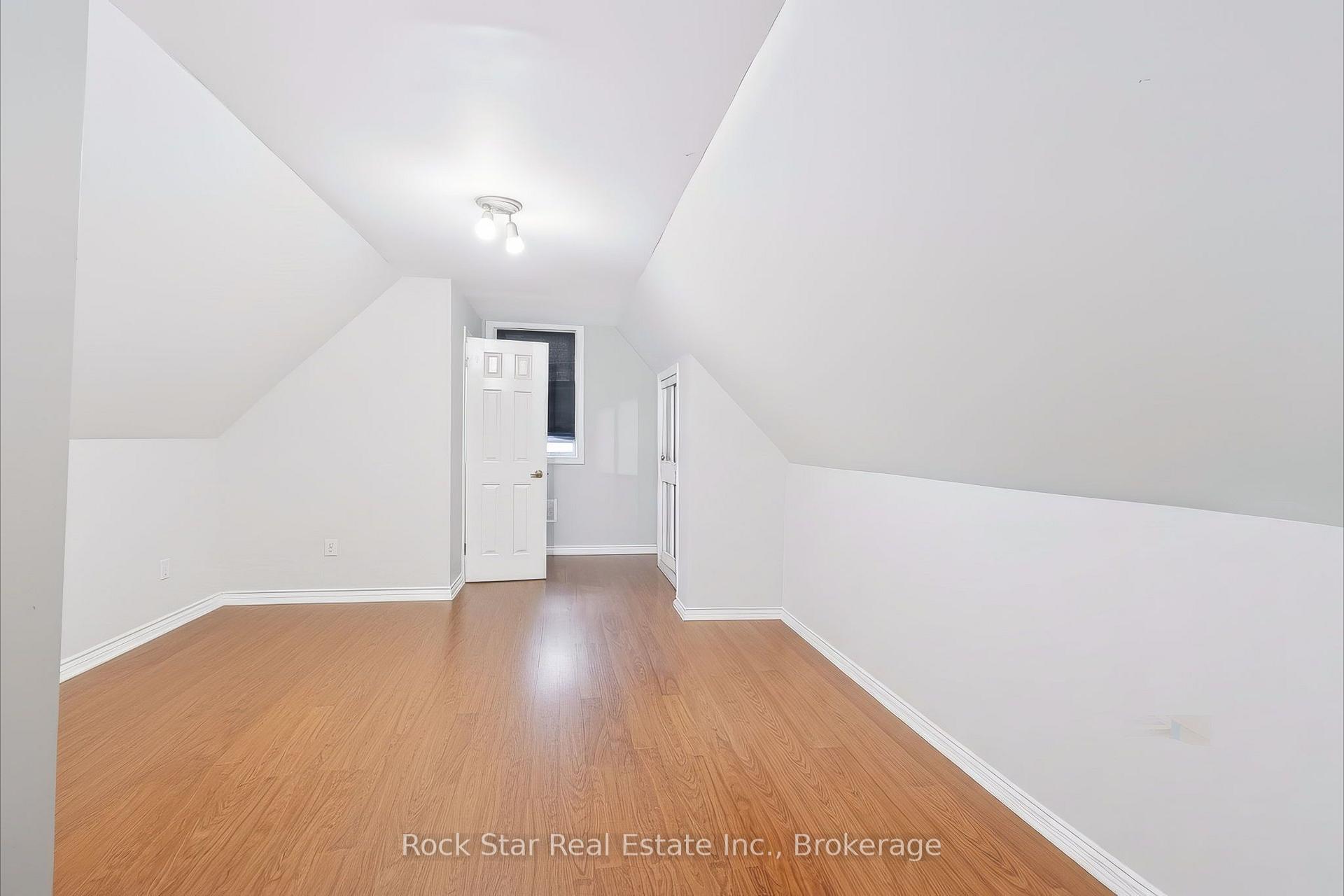 Photo 37 of 1162 Northmount Avenue, Mississauga, Lakeview — HOMEH
