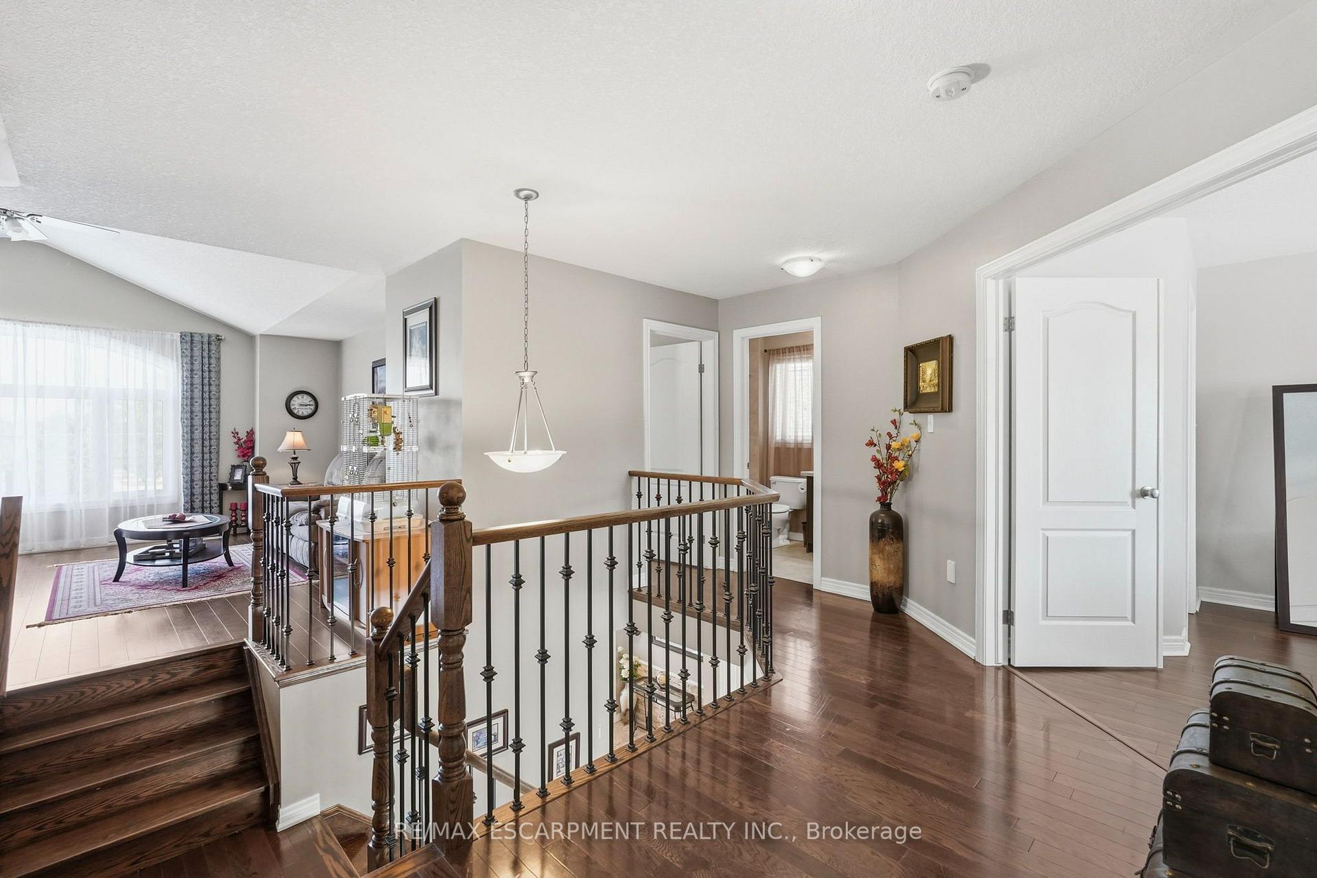 Photo 15 of 1332 Baseline Roadway, Hamilton, Winona Park — HOMEH