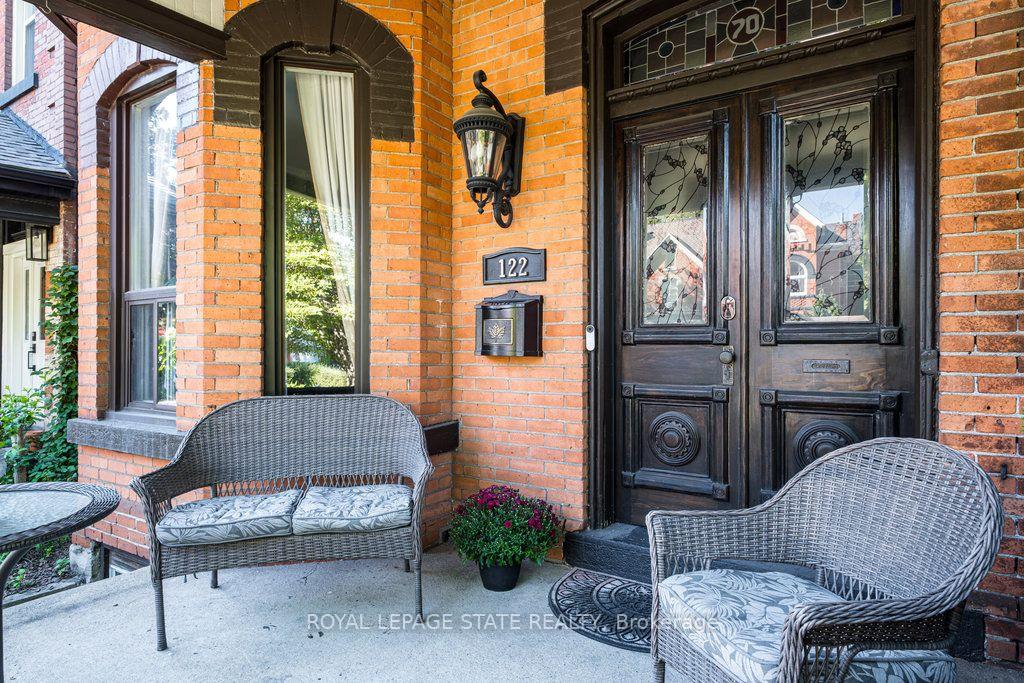 Photo 3 of 122 East Avenue S, Hamilton, Stinson — HOMEH