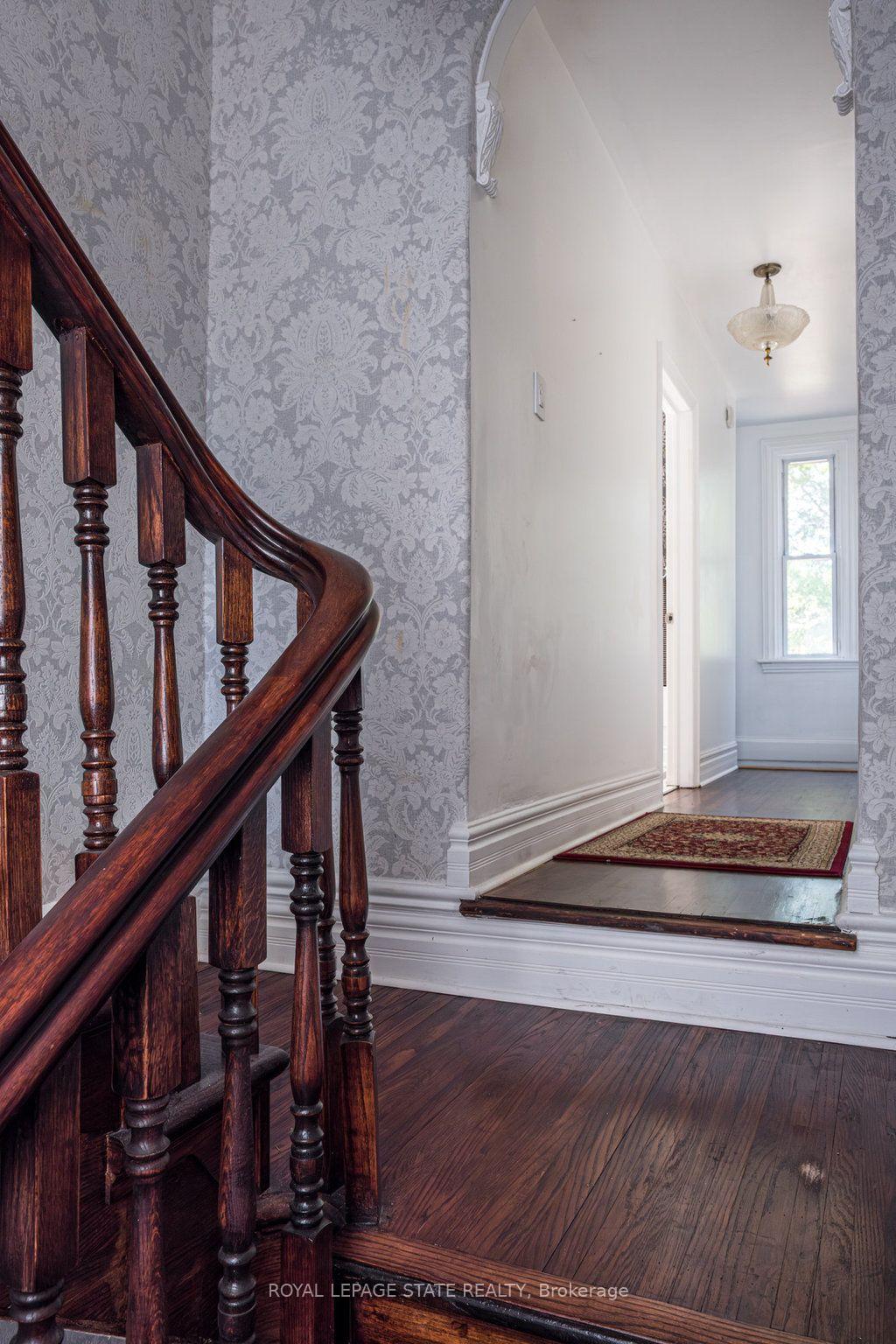 Photo 25 of 122 East Avenue S, Hamilton, Stinson — HOMEH