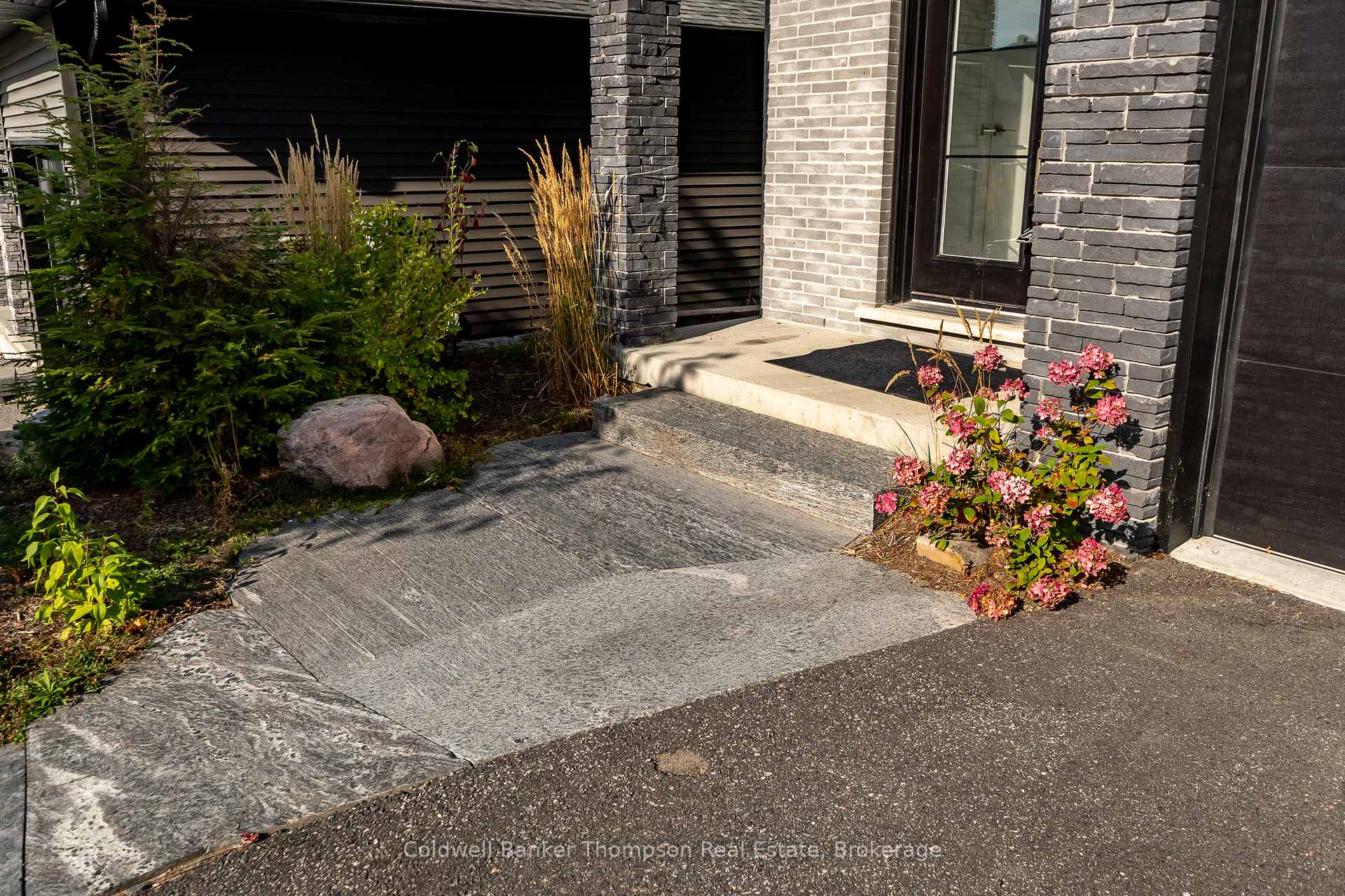 Photo 35 of 11 Cascade Lane, Huntsville, Chaffey — HOMEH