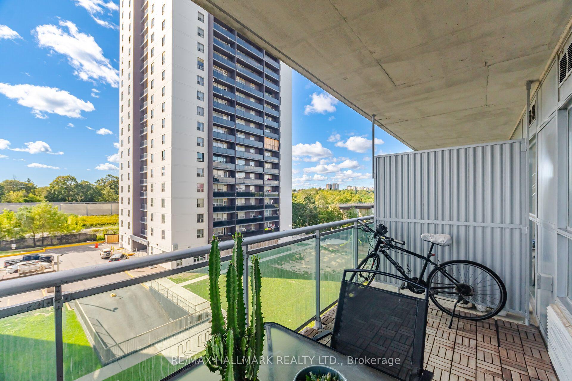 Photo 4 of Unit 505, 2464 Weston Road, North York, Weston — HOMEH