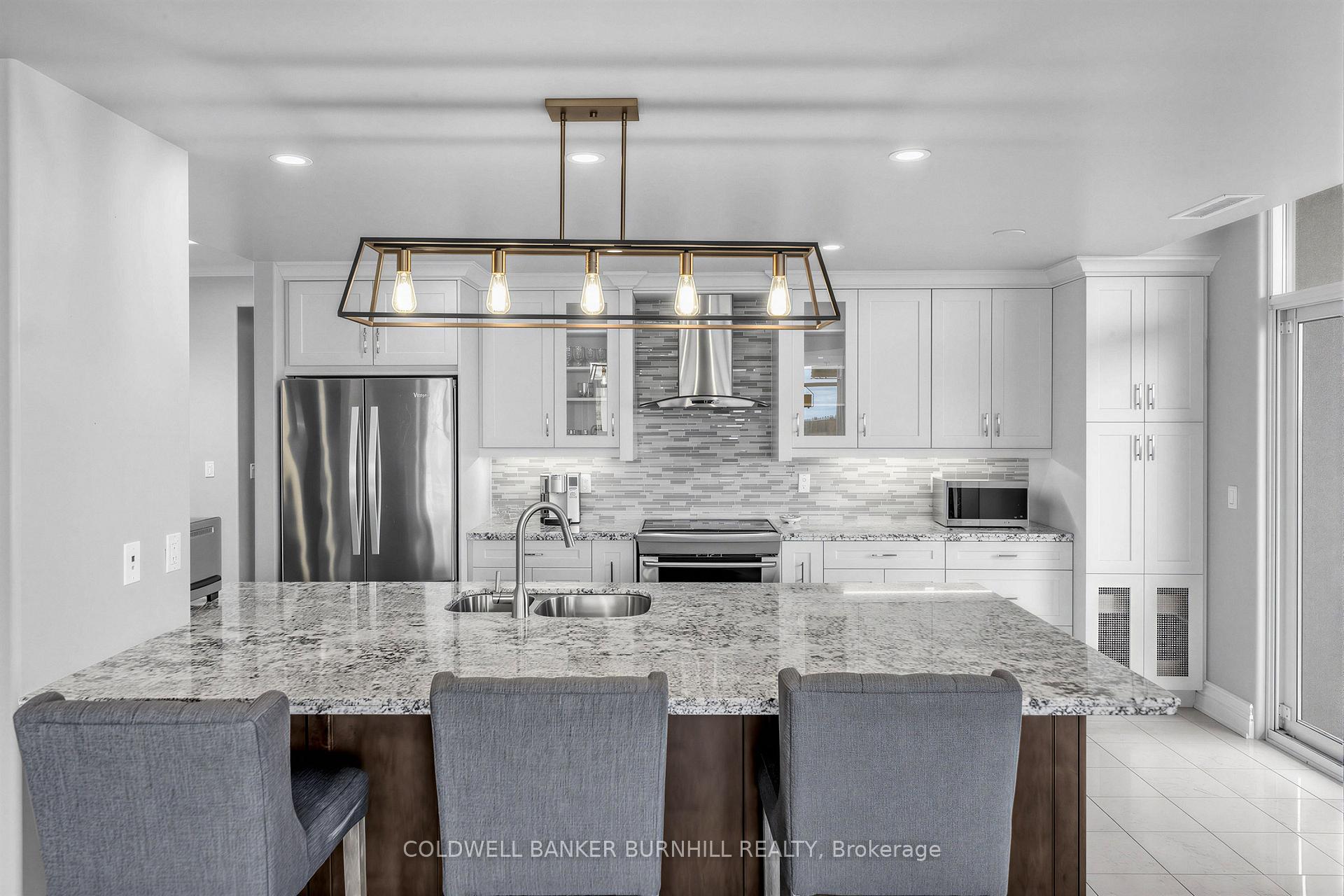 Photo 10 of Unit PH1, 1477 Lakeshore Road, Burlington, Brant — HOMEH
