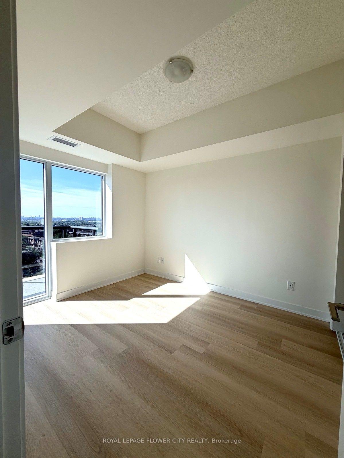 Photo 6 of Unit 1007, 2825 Jane Street, North York, Glenfield-Jane Heights — HOMEH