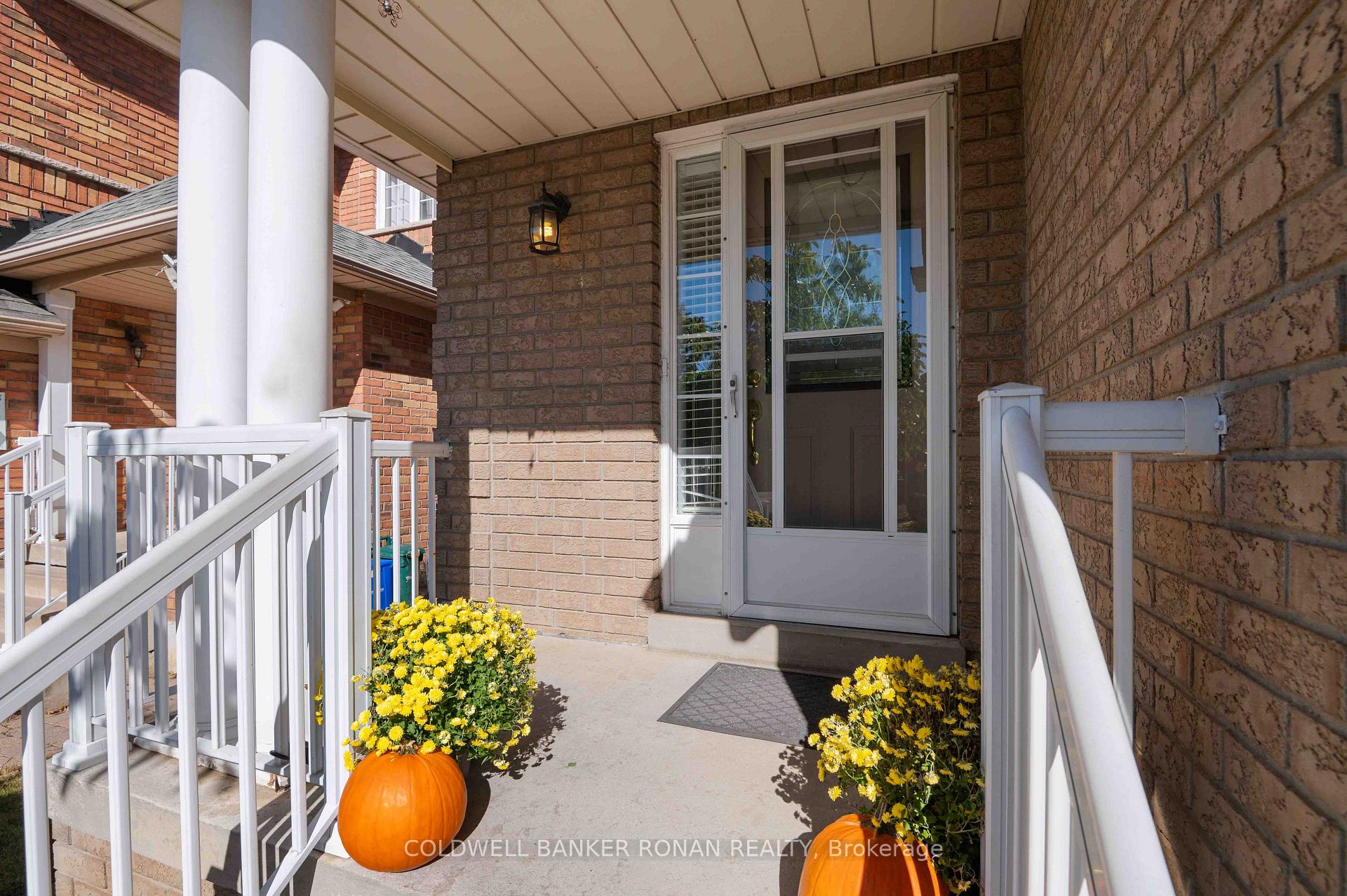 Photo 4 of 22 La Pinta Street, Vaughan, Vellore Village — HOMEH
