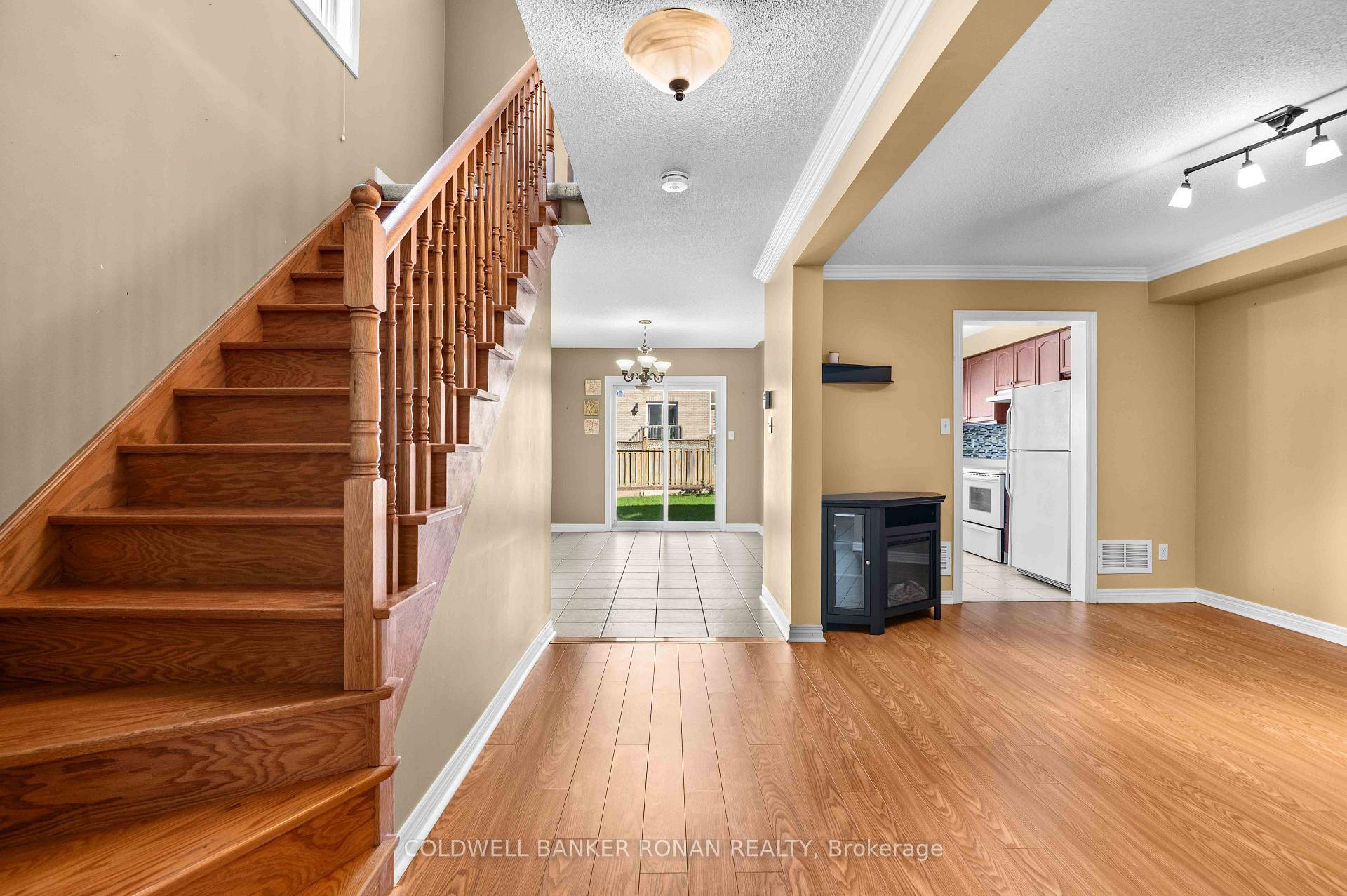 Photo 7 of 22 La Pinta Street, Vaughan, Vellore Village — HOMEH