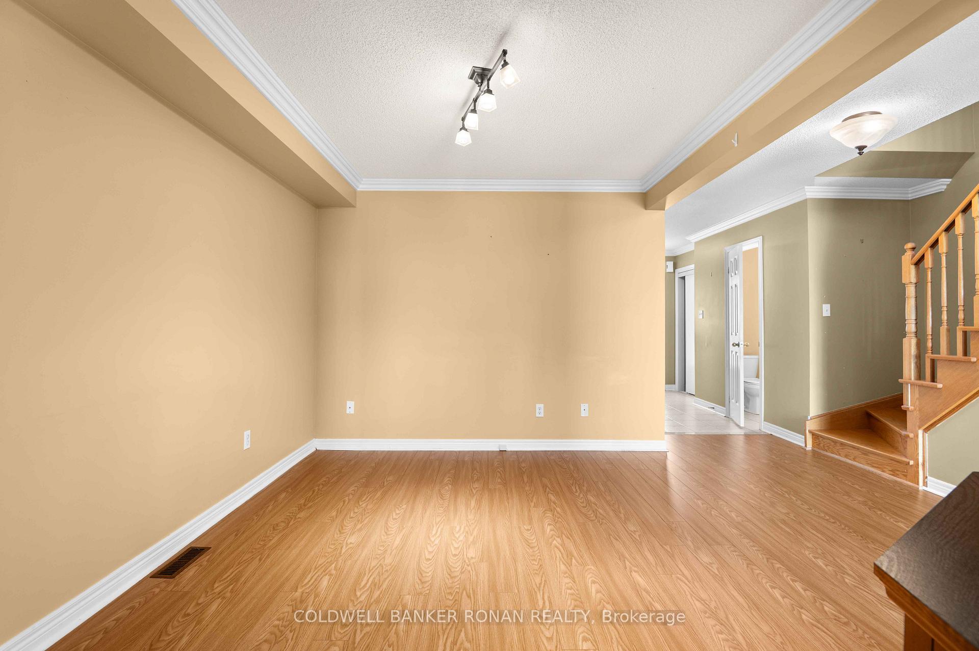 Photo 10 of 22 La Pinta Street, Vaughan, Vellore Village — HOMEH