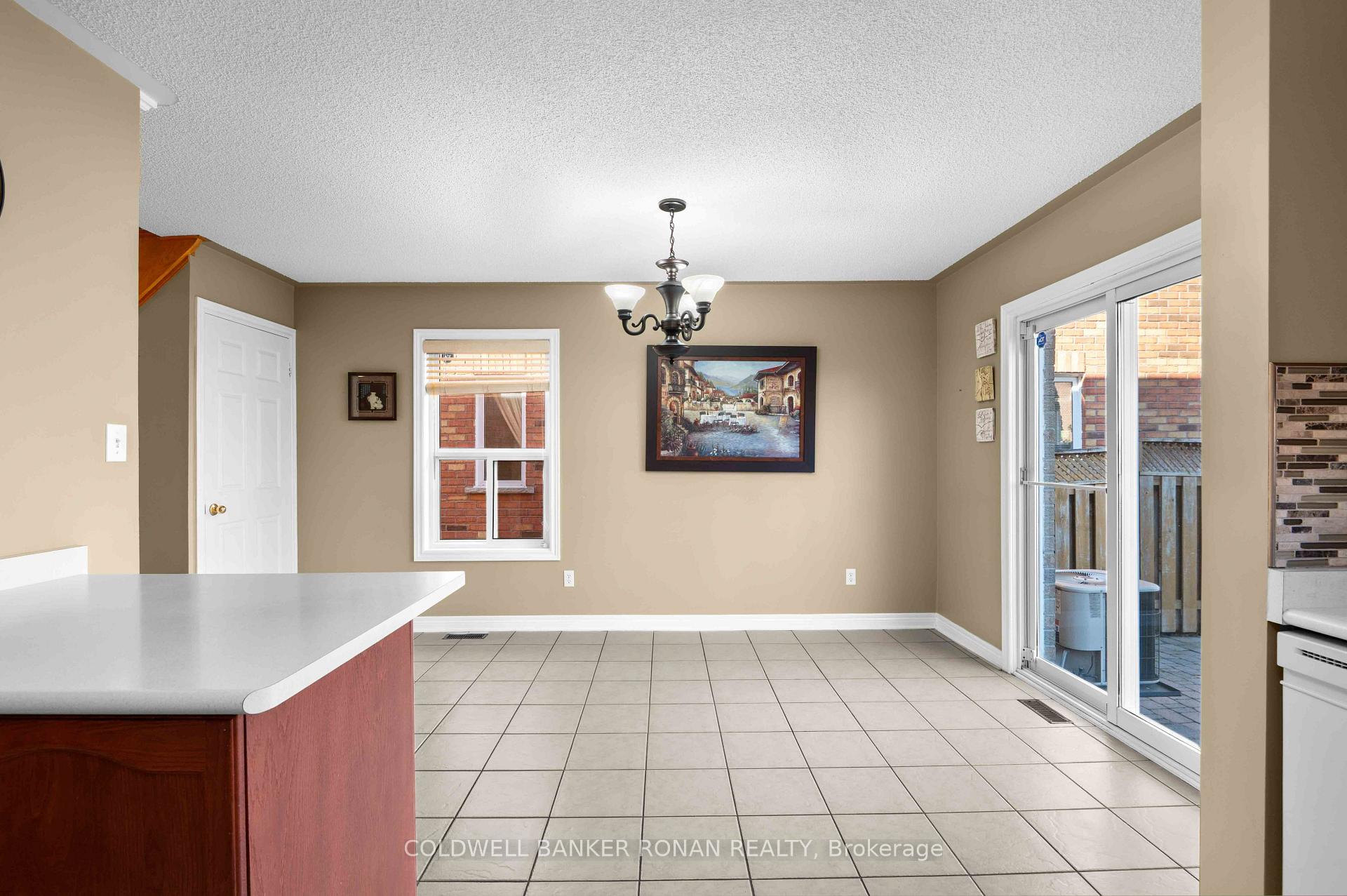 Photo 14 of 22 La Pinta Street, Vaughan, Vellore Village — HOMEH