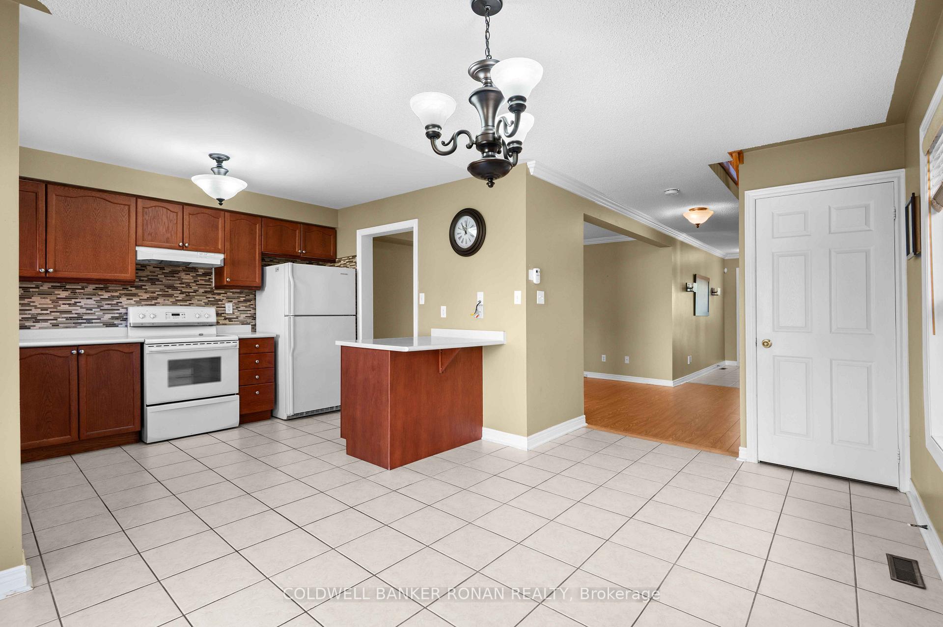Photo 16 of 22 La Pinta Street, Vaughan, Vellore Village — HOMEH