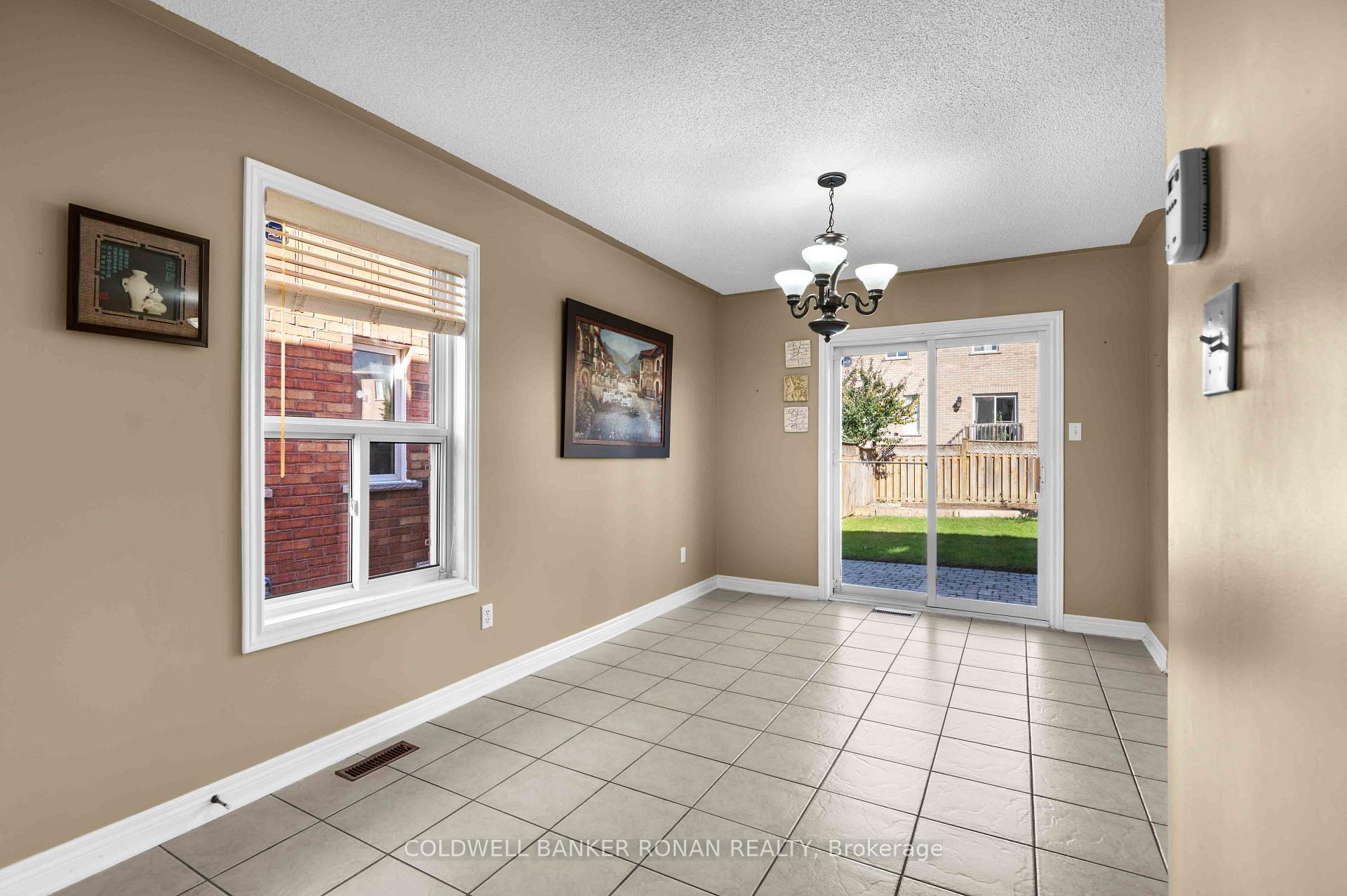 Photo 17 of 22 La Pinta Street, Vaughan, Vellore Village — HOMEH