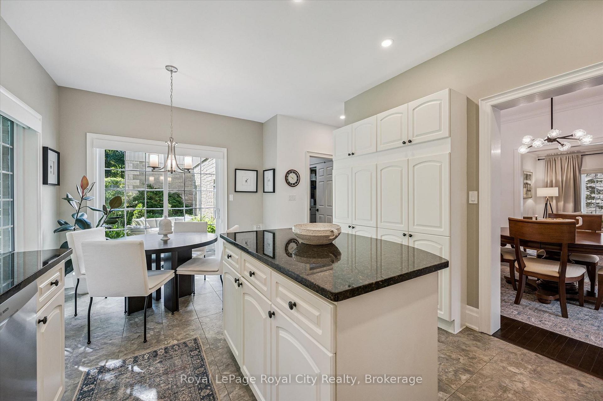 Photo 9 of Unit 11, 25 Manor Park Crescent, Guelph, Dovercliffe Park/Old University — HOMEH
