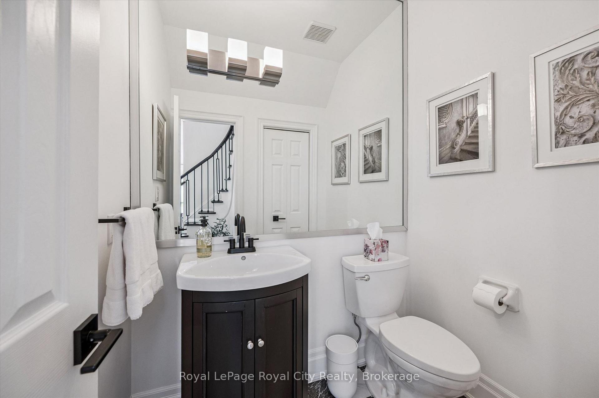 Photo 14 of Unit 11, 25 Manor Park Crescent, Guelph, Dovercliffe Park/Old University — HOMEH
