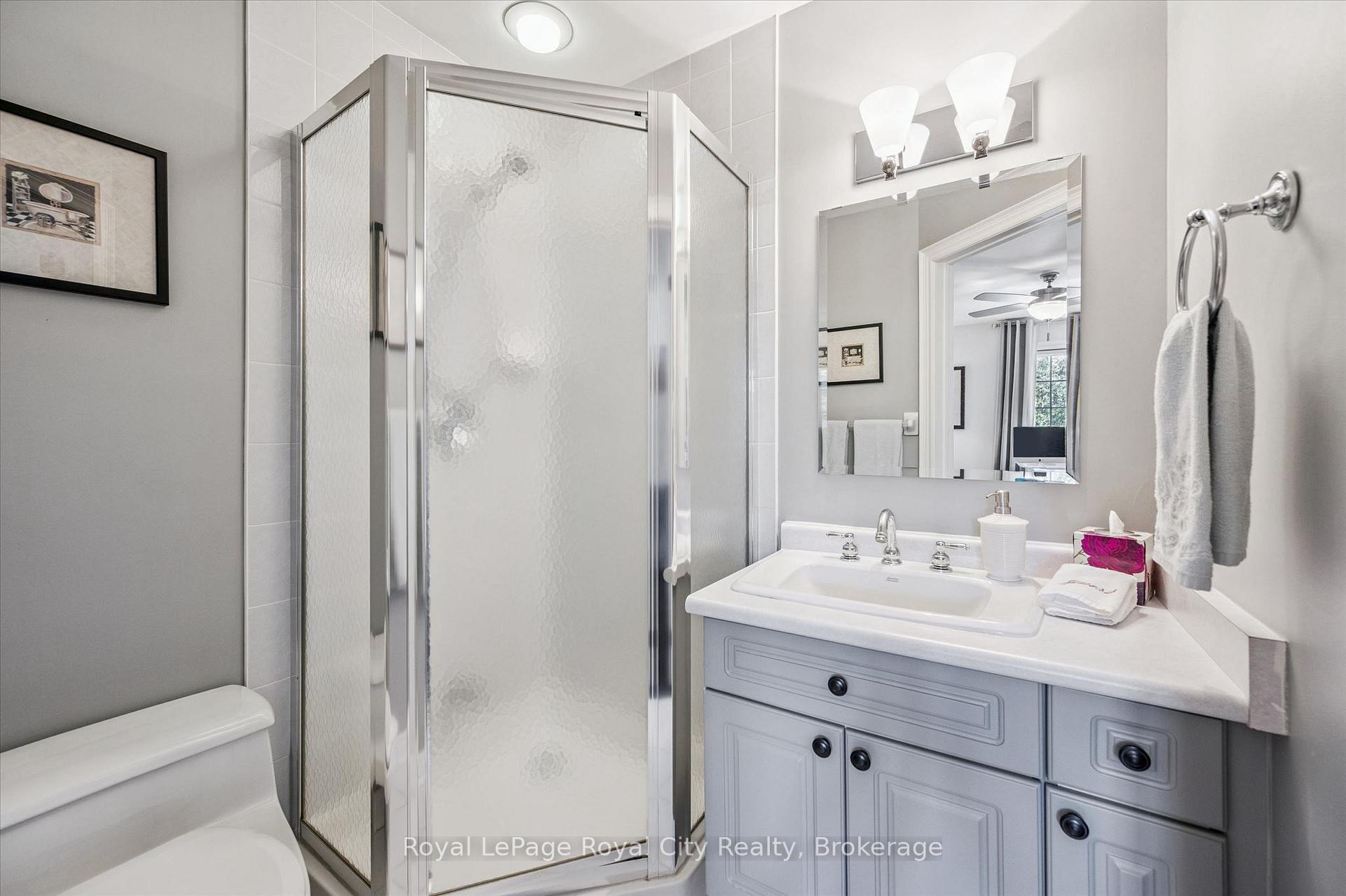 Photo 21 of Unit 11, 25 Manor Park Crescent, Guelph, Dovercliffe Park/Old University — HOMEH