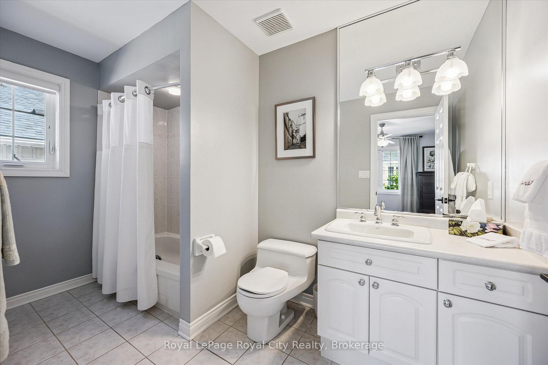Photo 24 of Unit 11, 25 Manor Park Crescent, Guelph, Dovercliffe Park/Old University — HOMEH