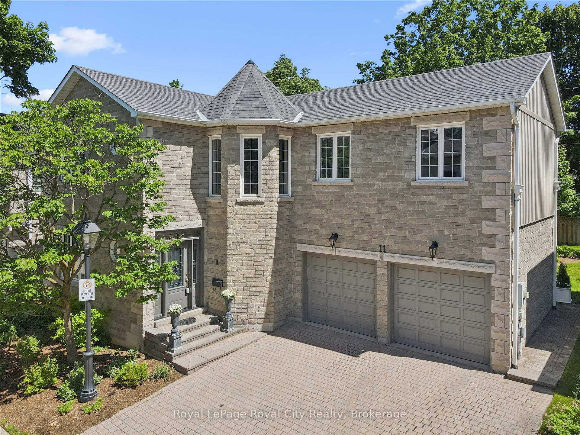 Photo 39 of Unit 11, 25 Manor Park Crescent, Guelph, Dovercliffe Park/Old University — HOMEH