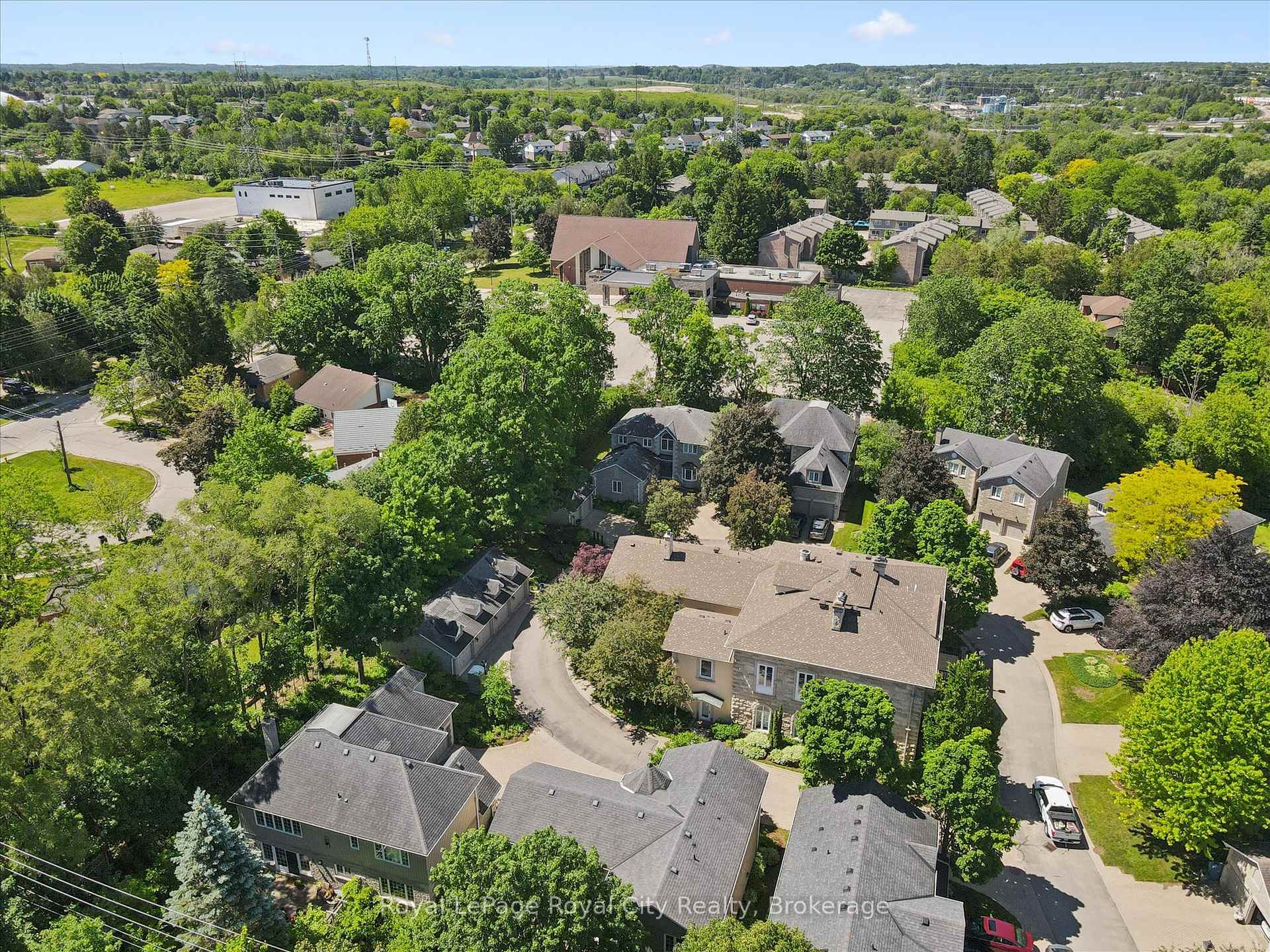 Photo 41 of Unit 11, 25 Manor Park Crescent, Guelph, Dovercliffe Park/Old University — HOMEH
