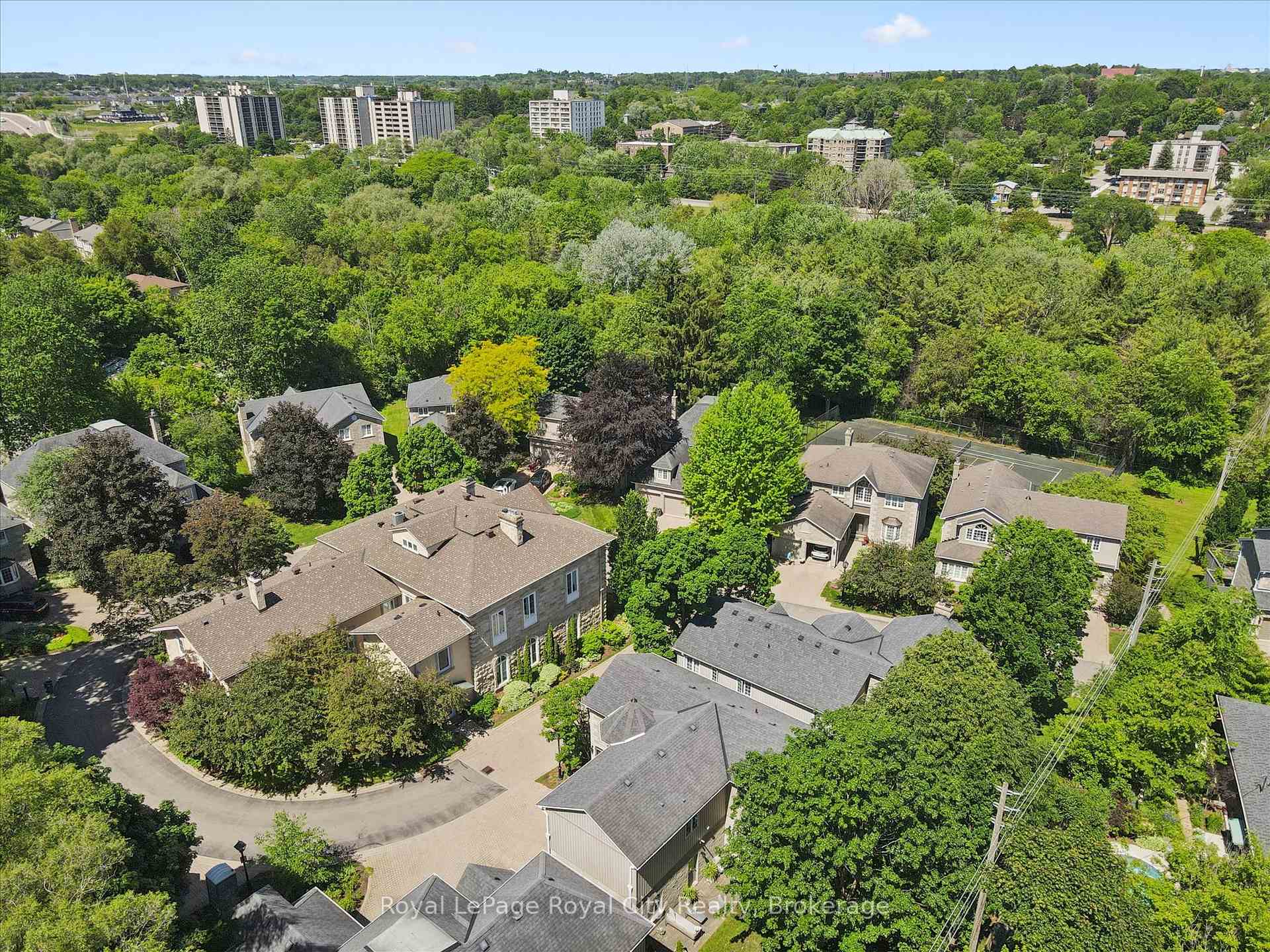 Photo 42 of Unit 11, 25 Manor Park Crescent, Guelph, Dovercliffe Park/Old University — HOMEH