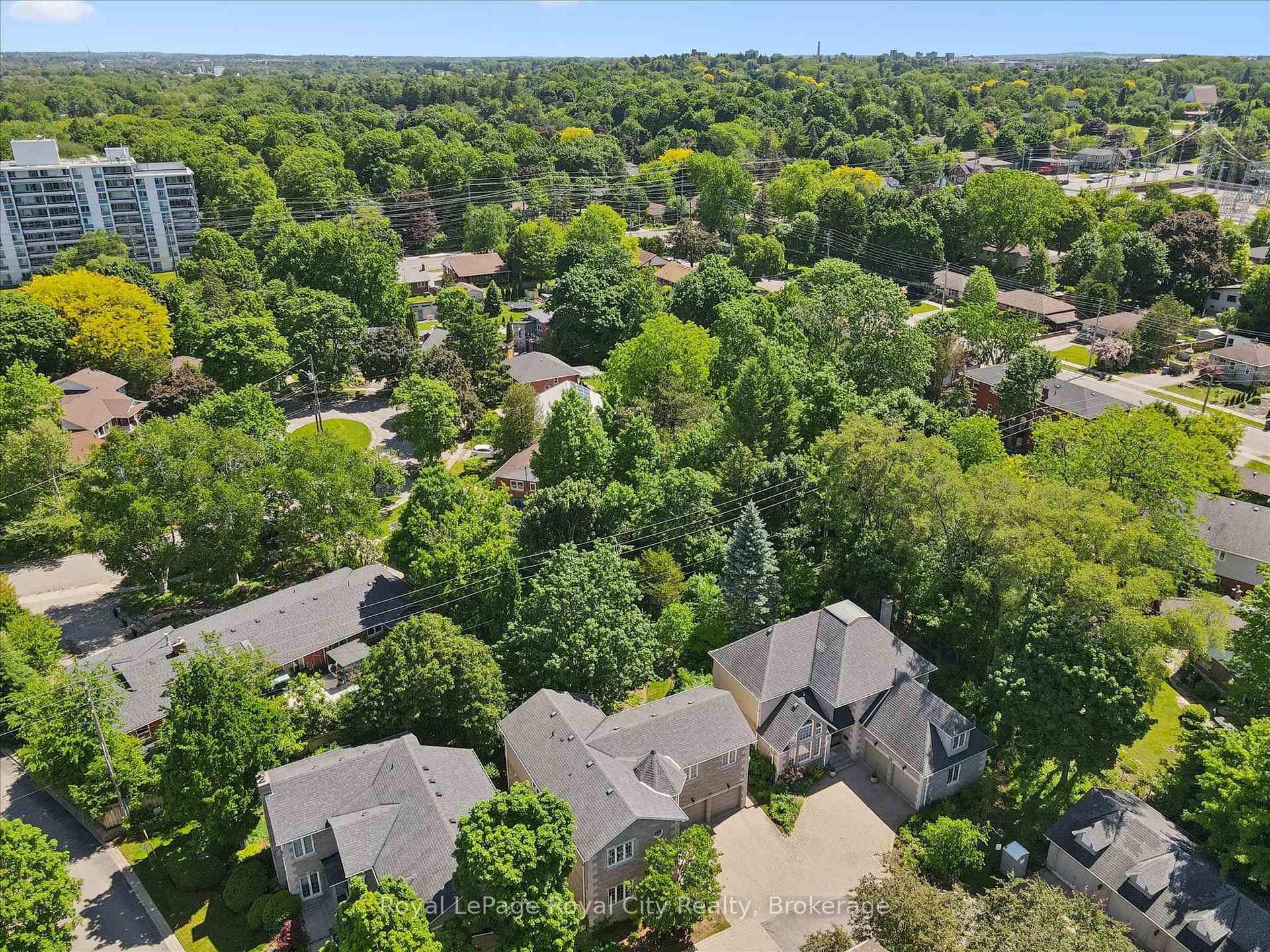 Photo 43 of Unit 11, 25 Manor Park Crescent, Guelph, Dovercliffe Park/Old University — HOMEH